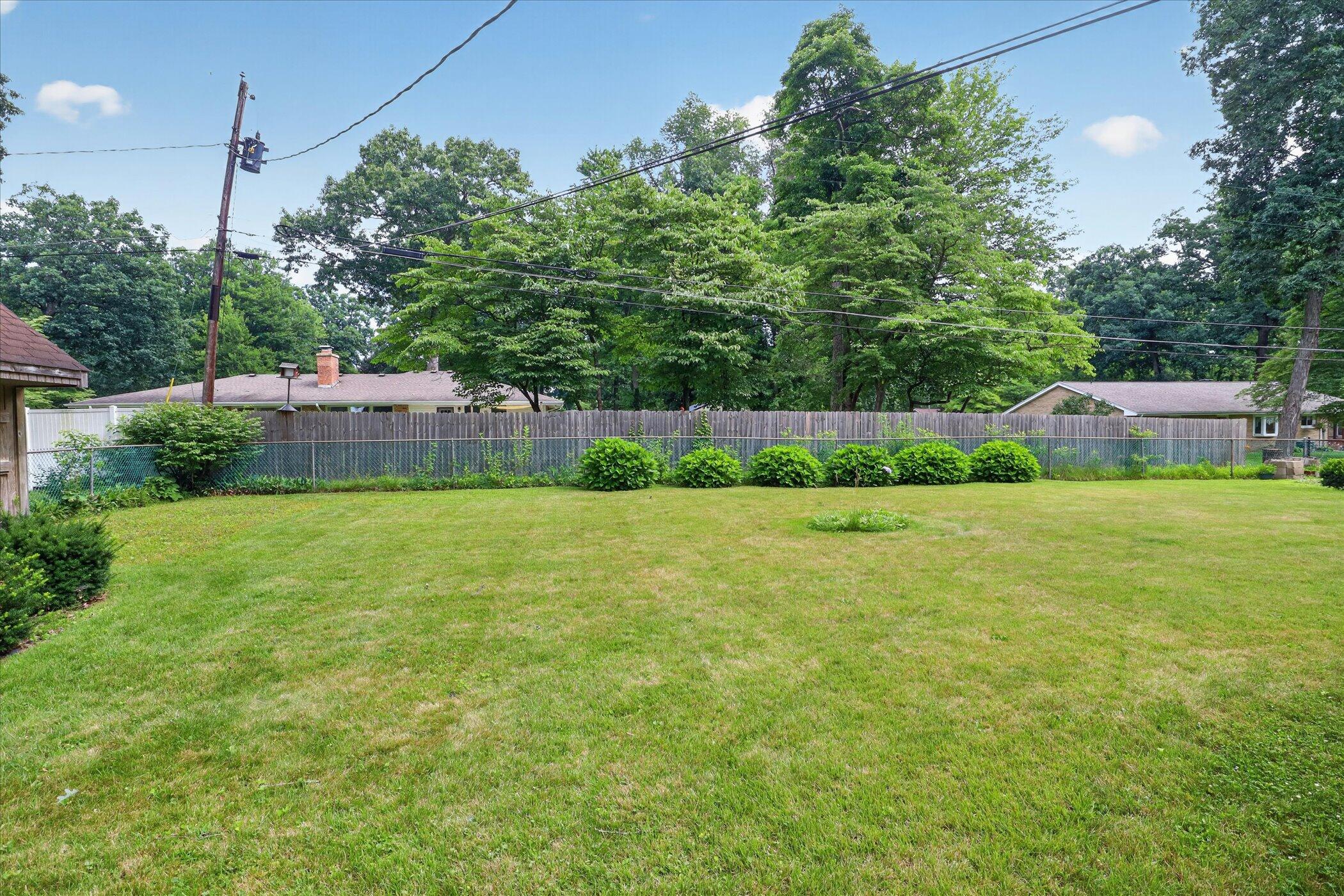 26384 Sweetbriar Street Edwardsburg MI 49112