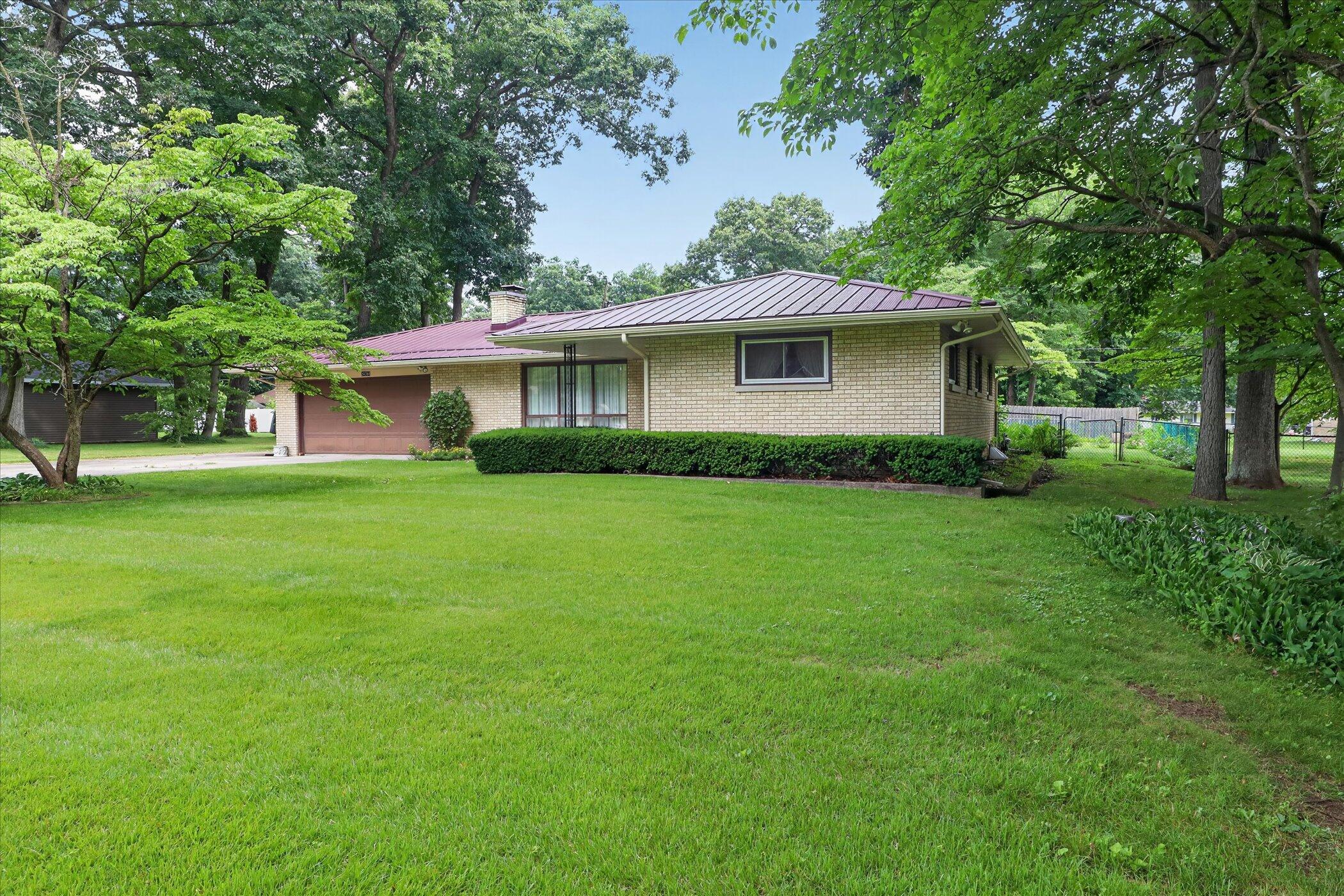 26384 Sweetbriar Street Edwardsburg MI 49112