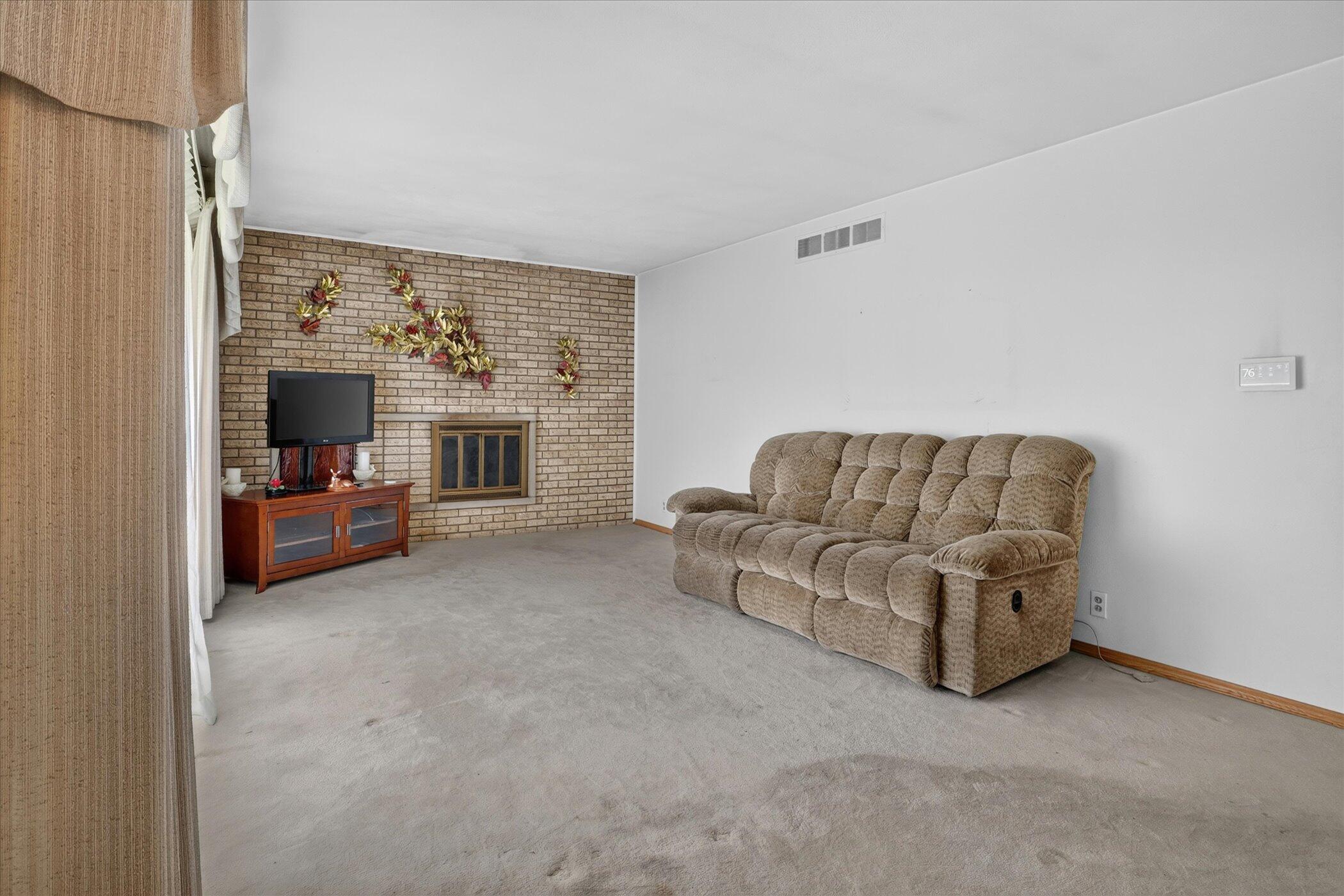 26384 Sweetbriar Street Edwardsburg MI 49112
