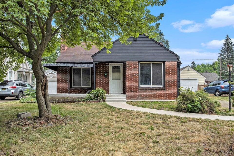 2328 Monroe Avenue NE Grand Rapids MI 49505