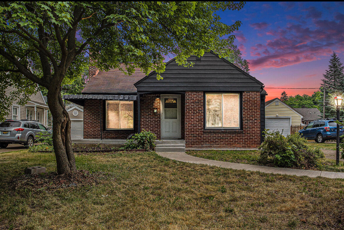 2328 Monroe Avenue NE Grand Rapids MI 49505