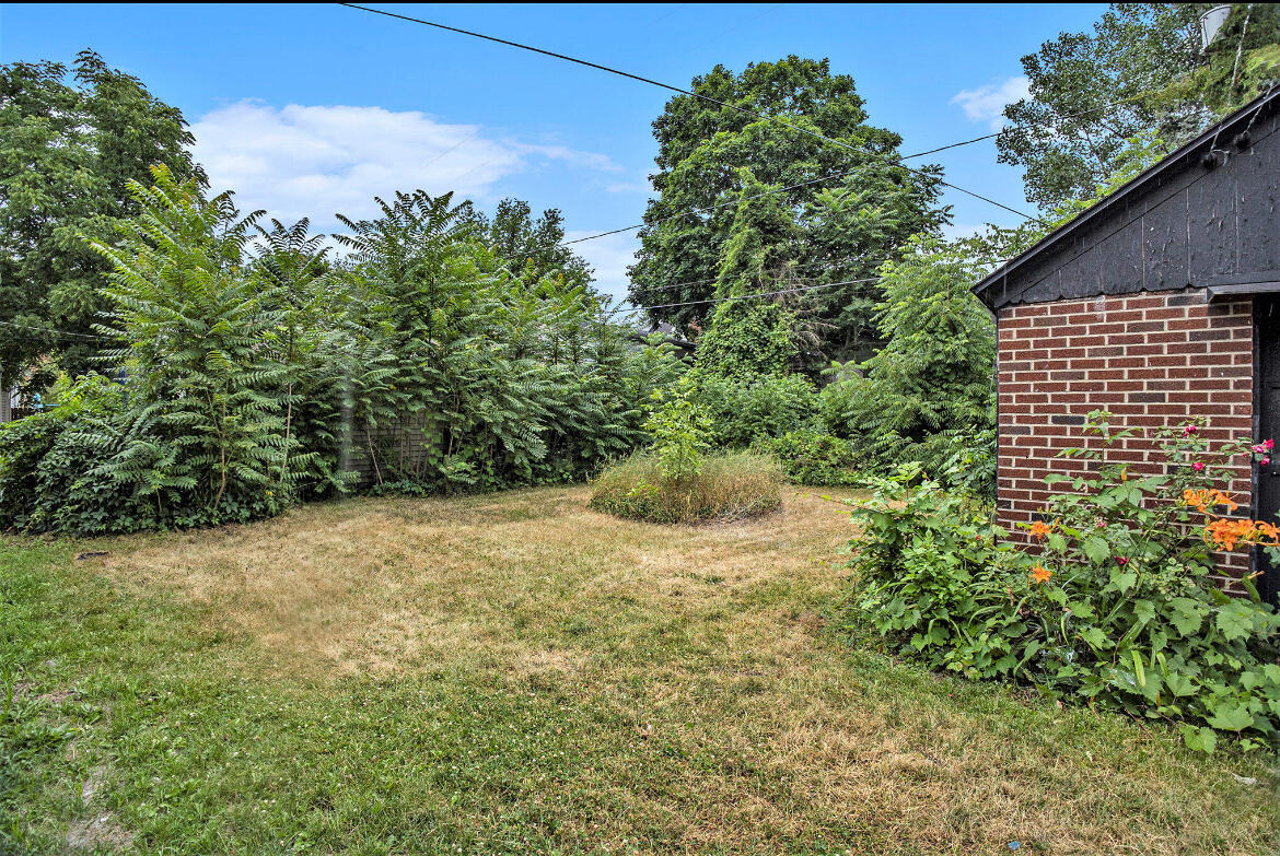 2328 Monroe Avenue NE Grand Rapids MI 49505