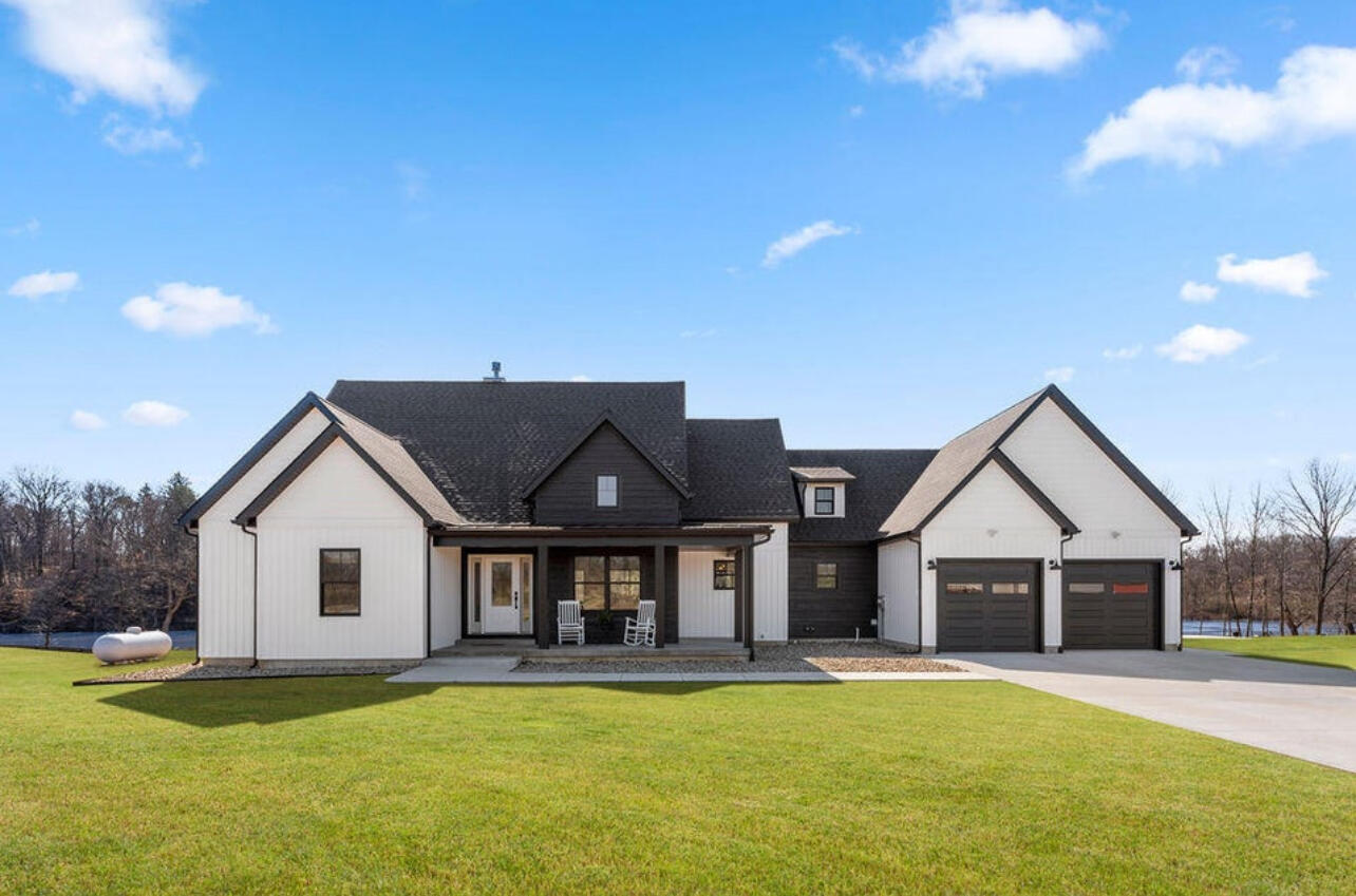 14275 Deer Path Buchanan MI 49107
