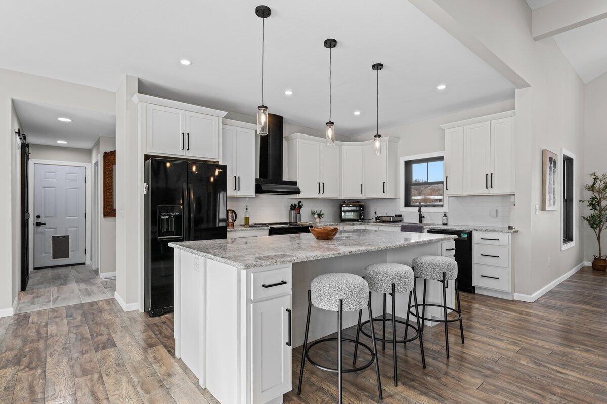 14275 Deer Path Buchanan MI 49107