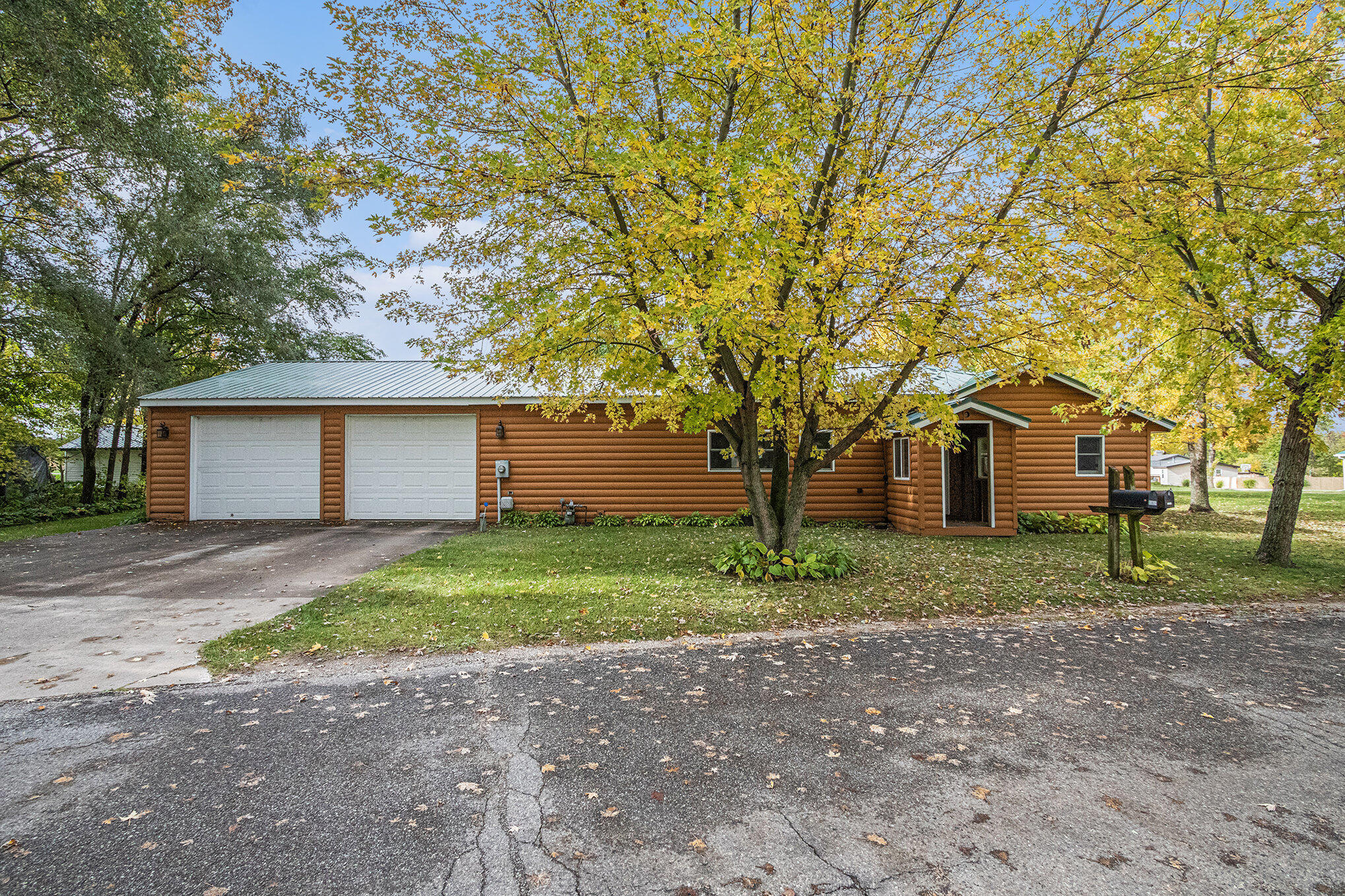 53027 Twin Lakes Road Dowagiac MI 49047
