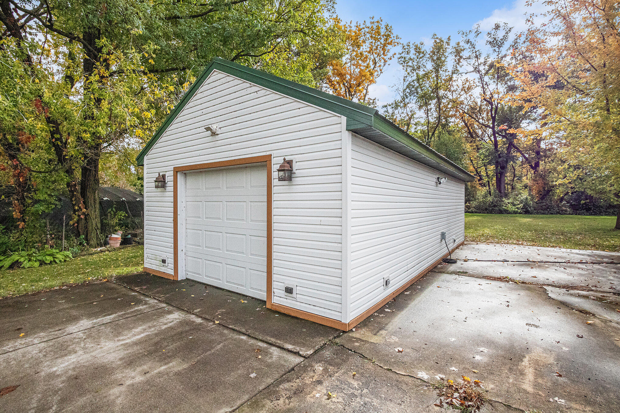 53027 Twin Lakes Road Dowagiac MI 49047