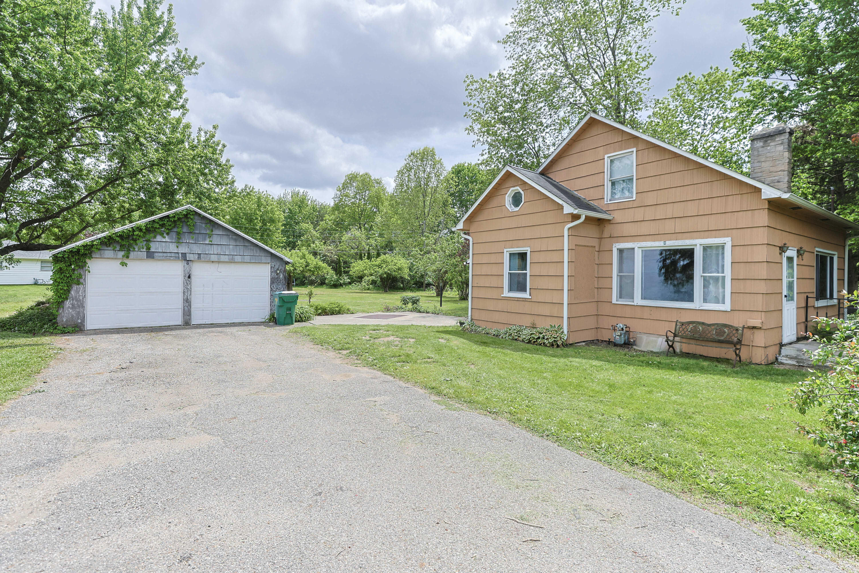 67013 M 62 Edwardsburg MI 49112