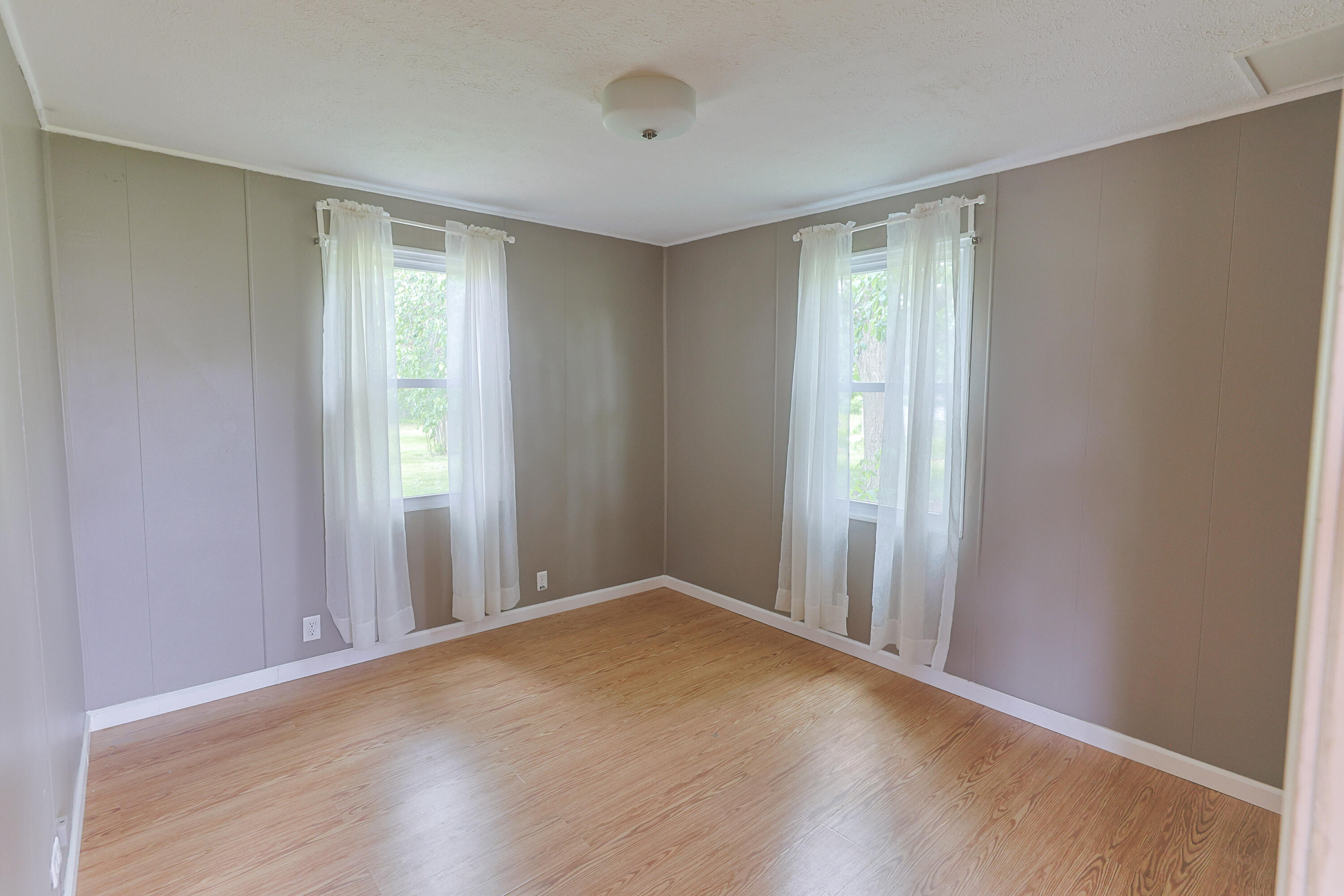 67013 M 62 Edwardsburg MI 49112