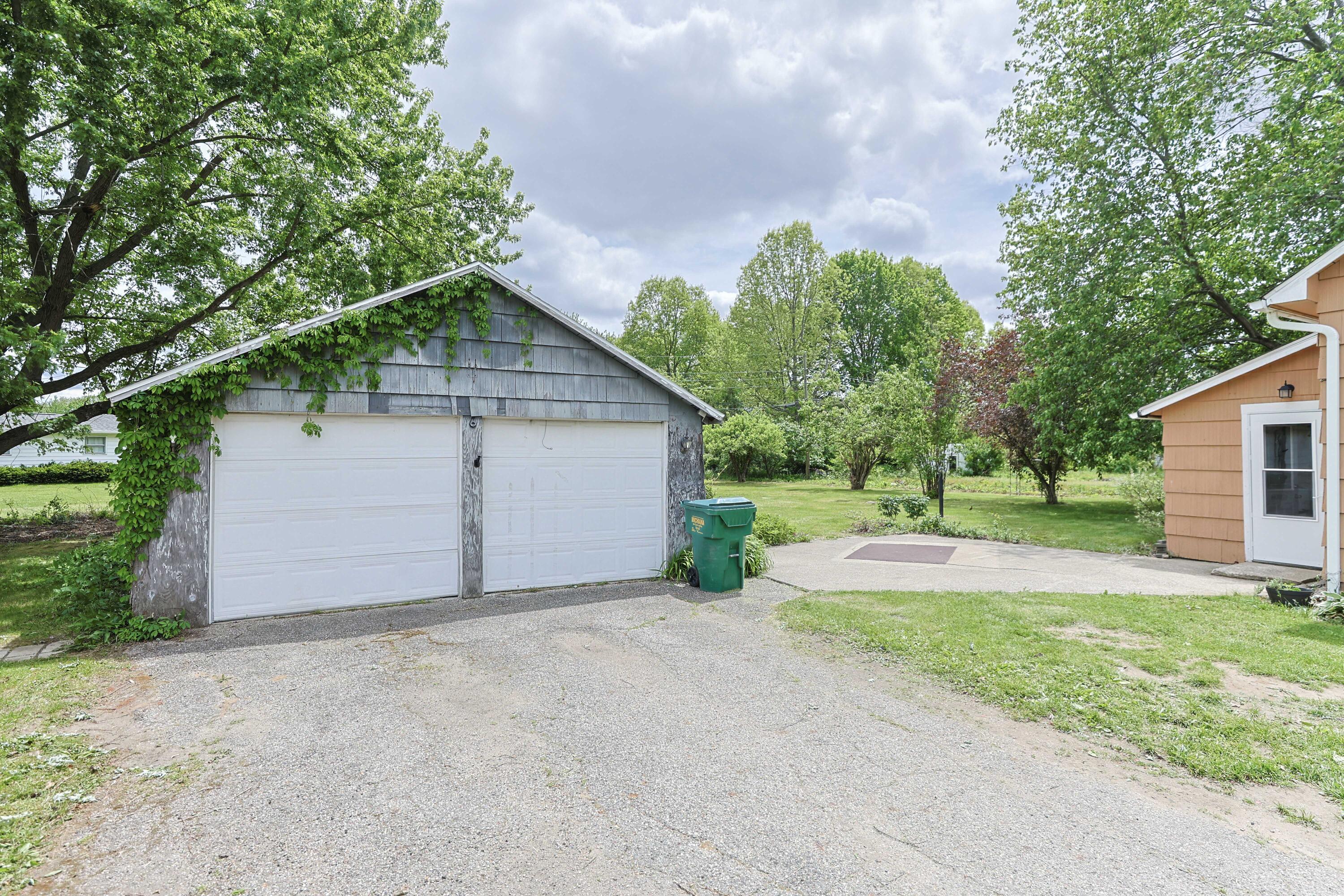 67013 M 62 Edwardsburg MI 49112