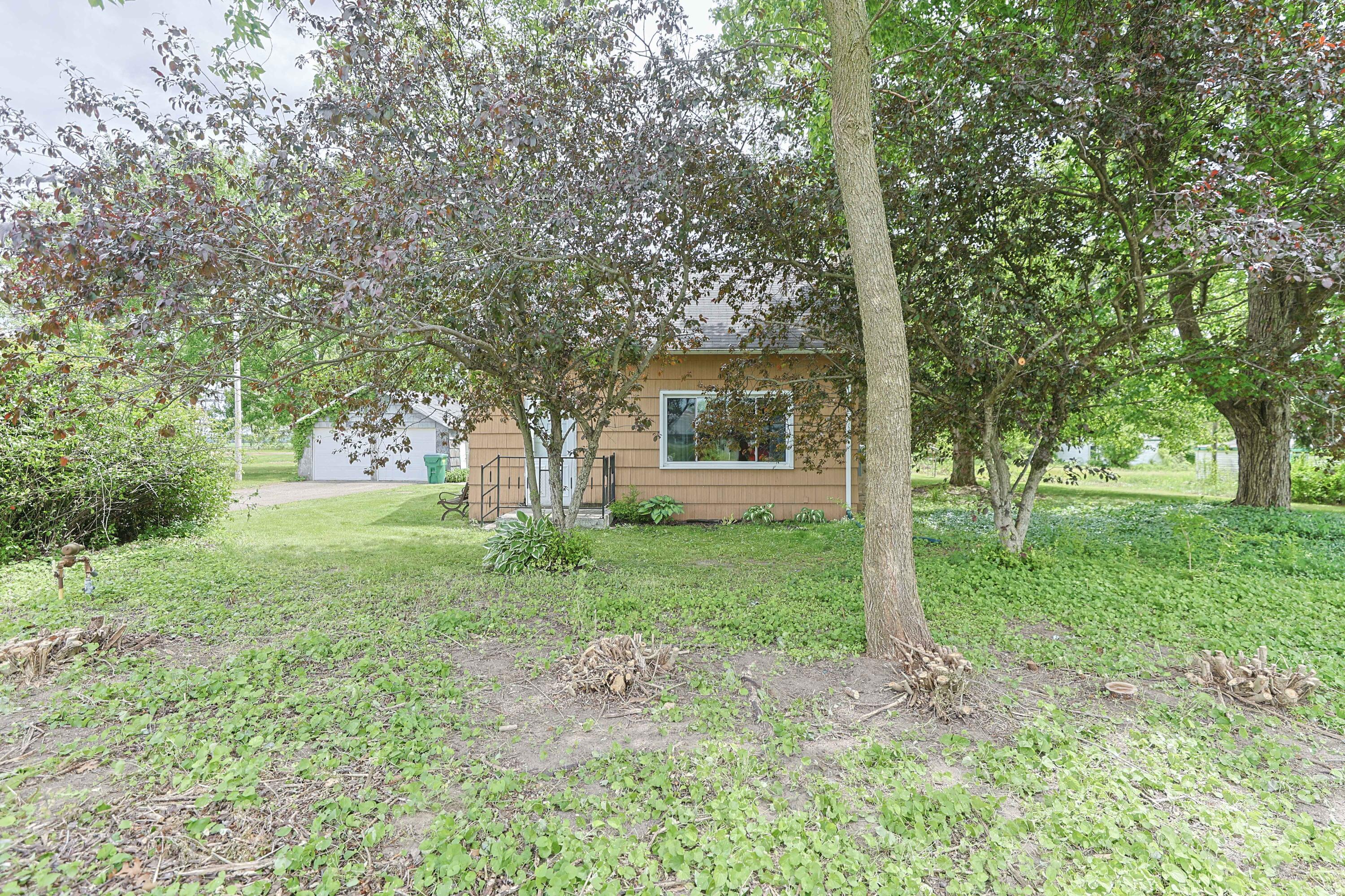 67013 M 62 Edwardsburg MI 49112