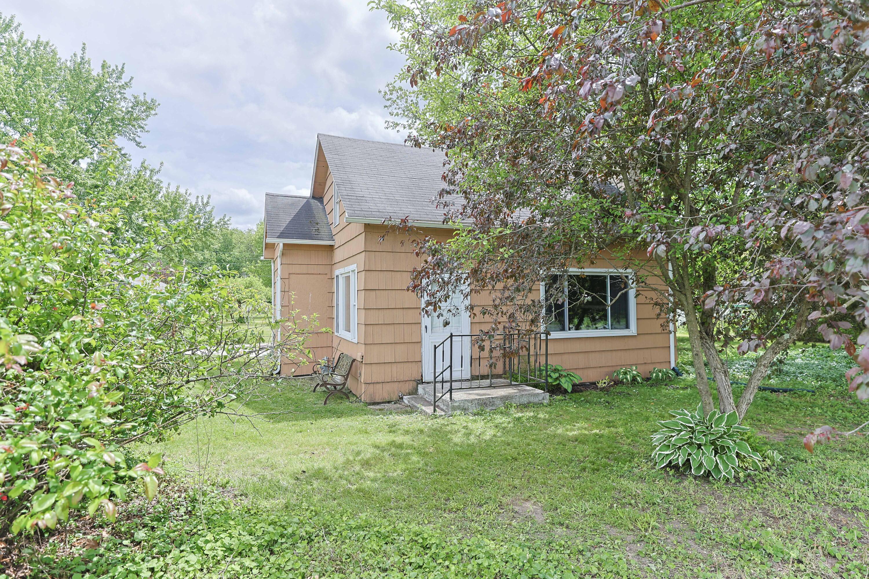 67013 M 62 Edwardsburg MI 49112