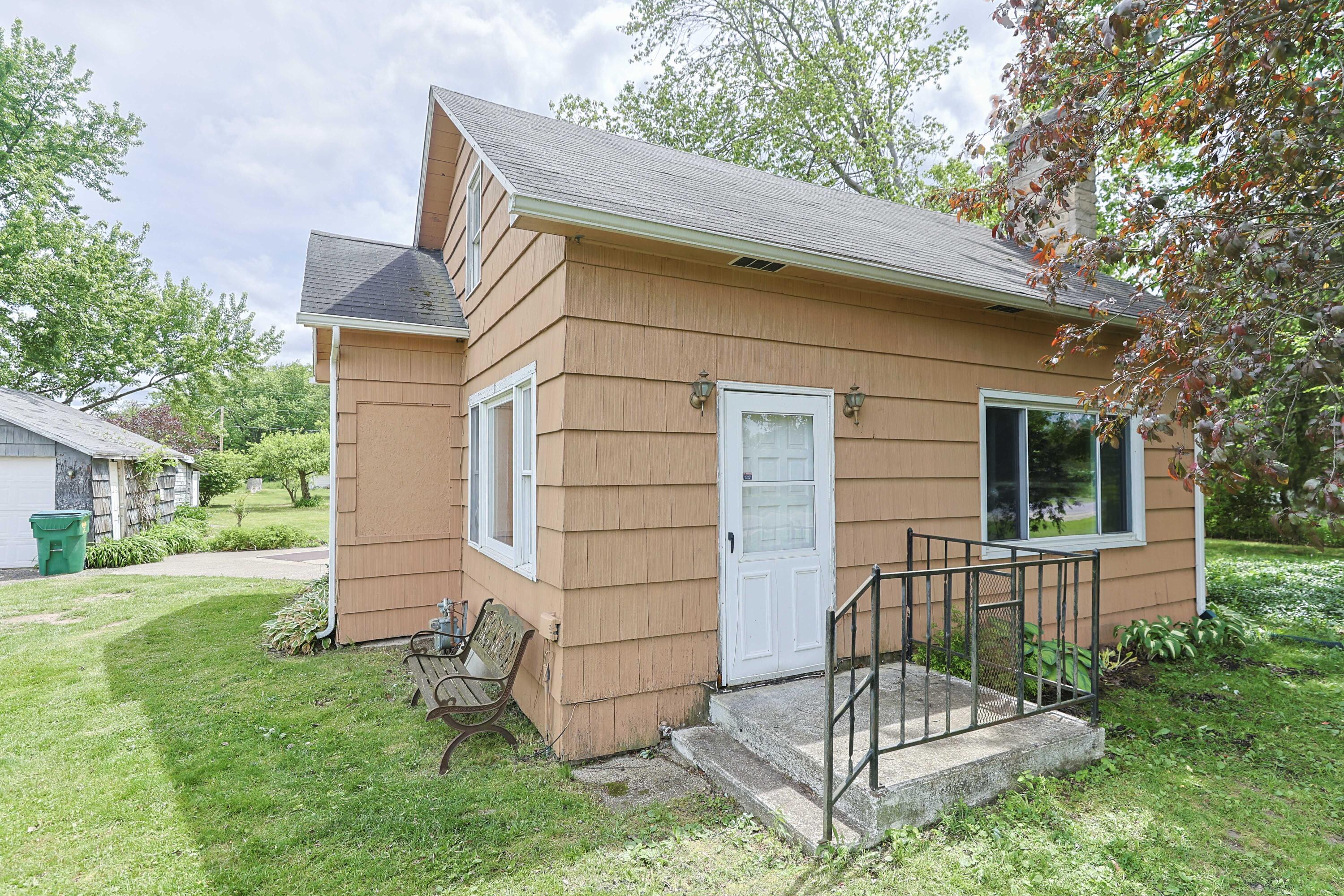 67013 M 62 Edwardsburg MI 49112