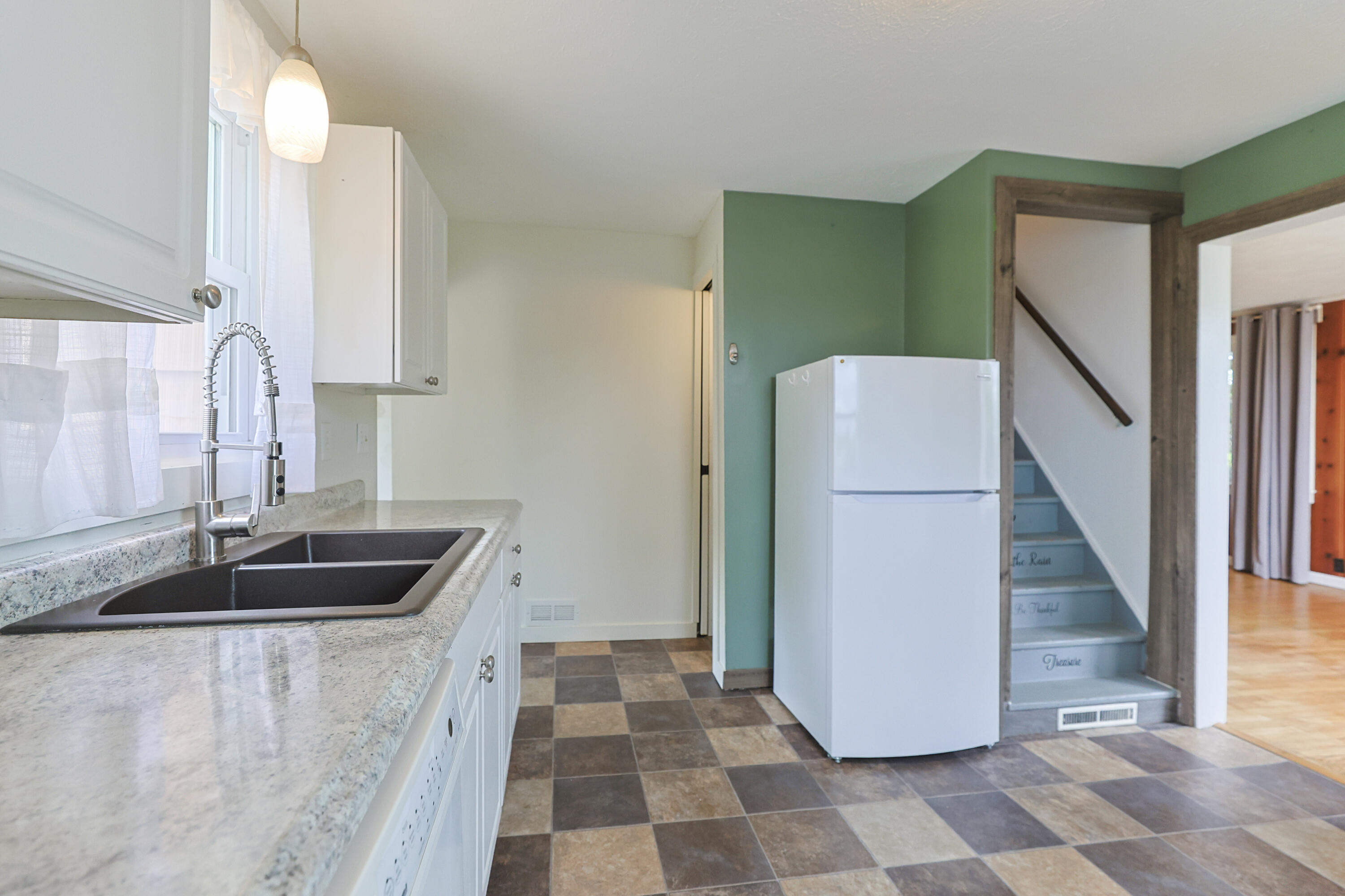 67013 M 62 Edwardsburg MI 49112