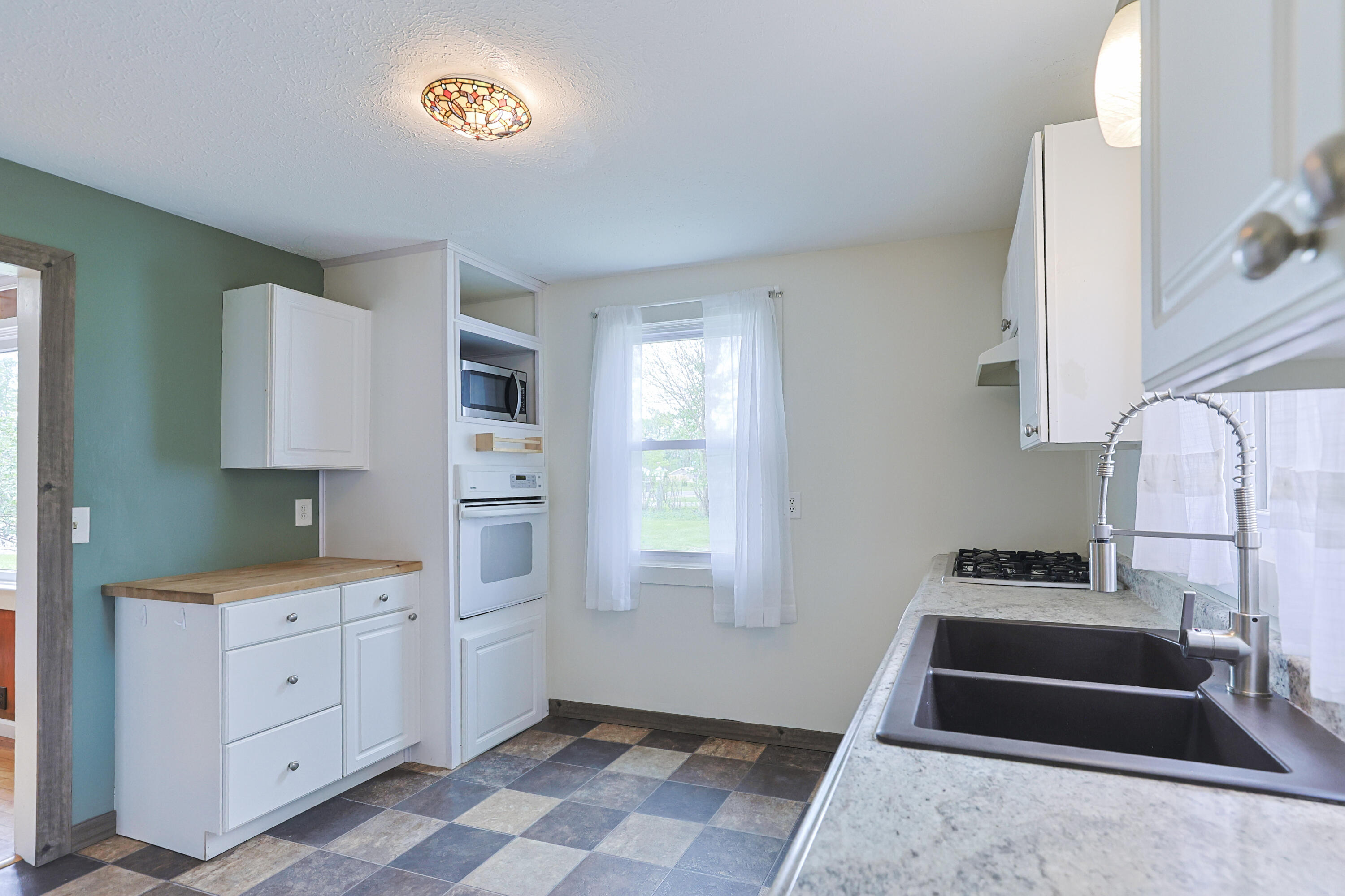 67013 M 62 Edwardsburg MI 49112