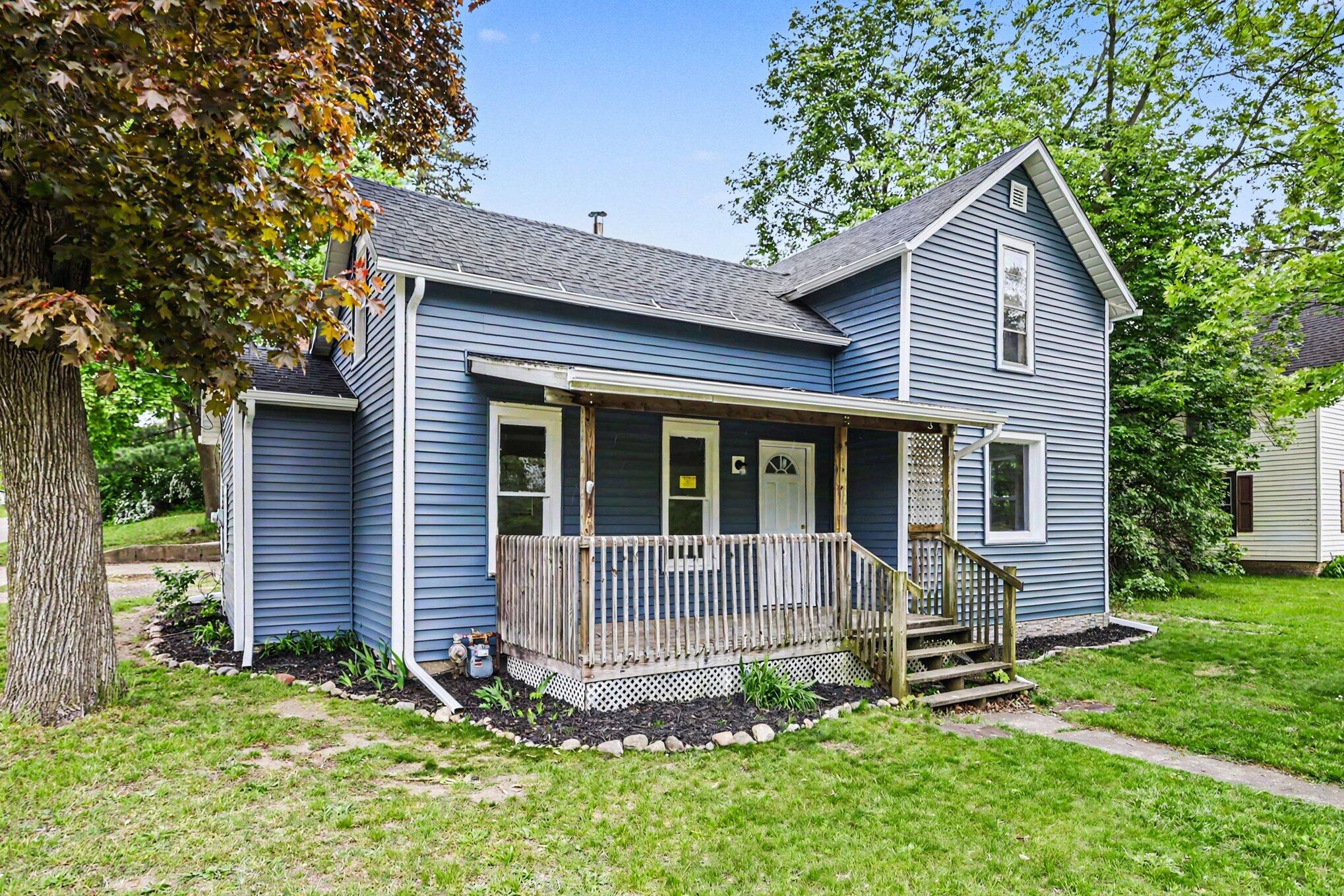 189 Banks Street Coloma MI 49038