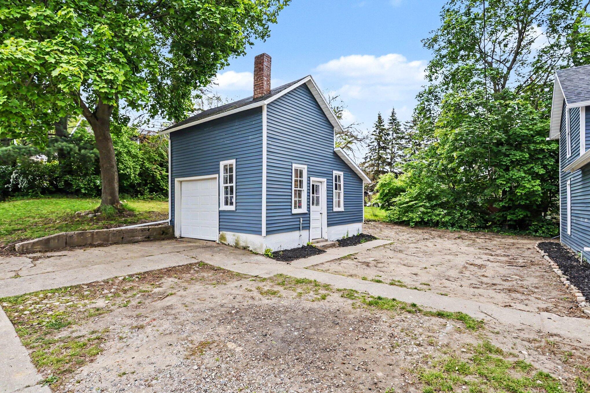 189 Banks Street Coloma MI 49038