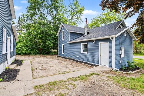 189 Banks Street Coloma MI 49038