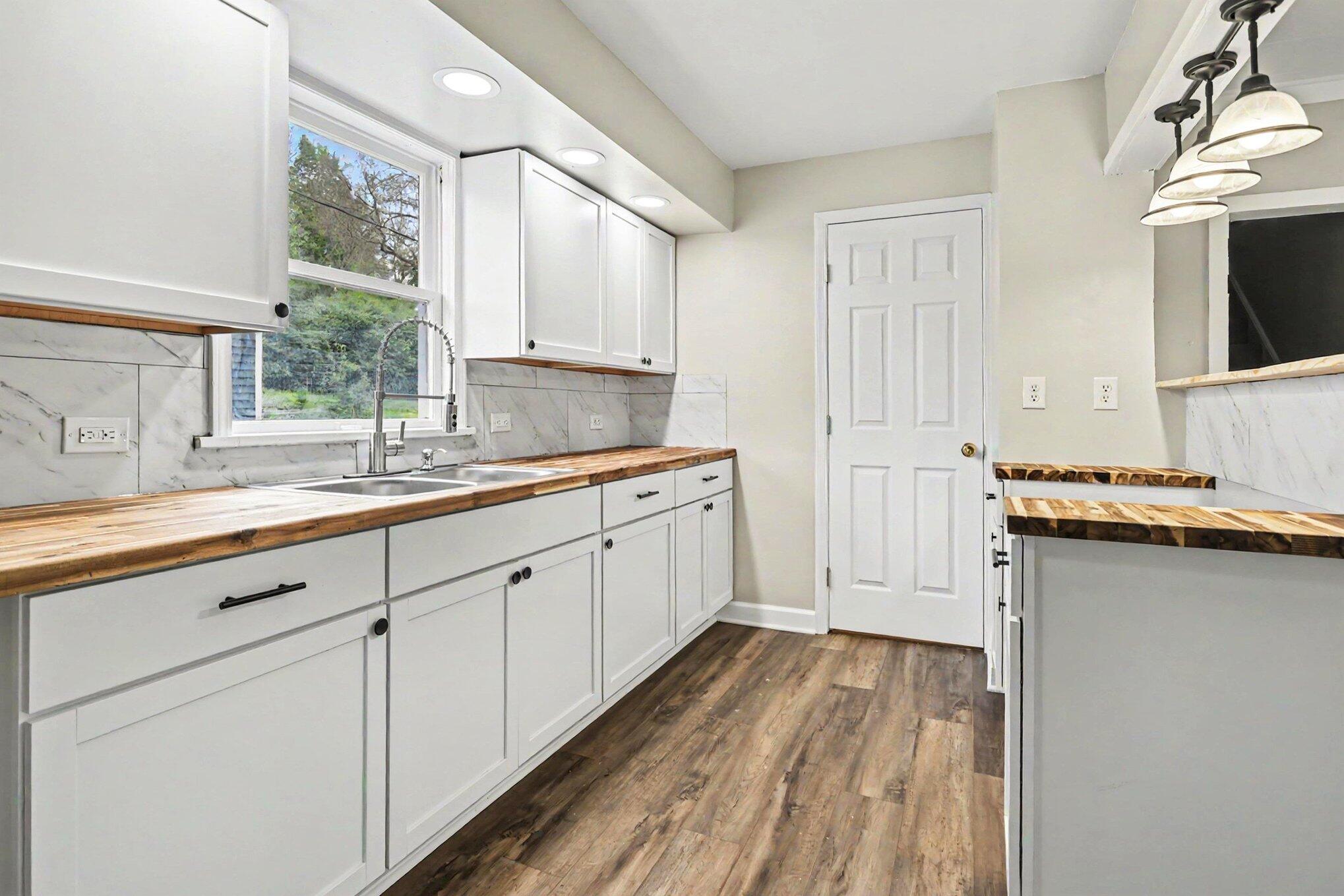 189 Banks Street Coloma MI 49038