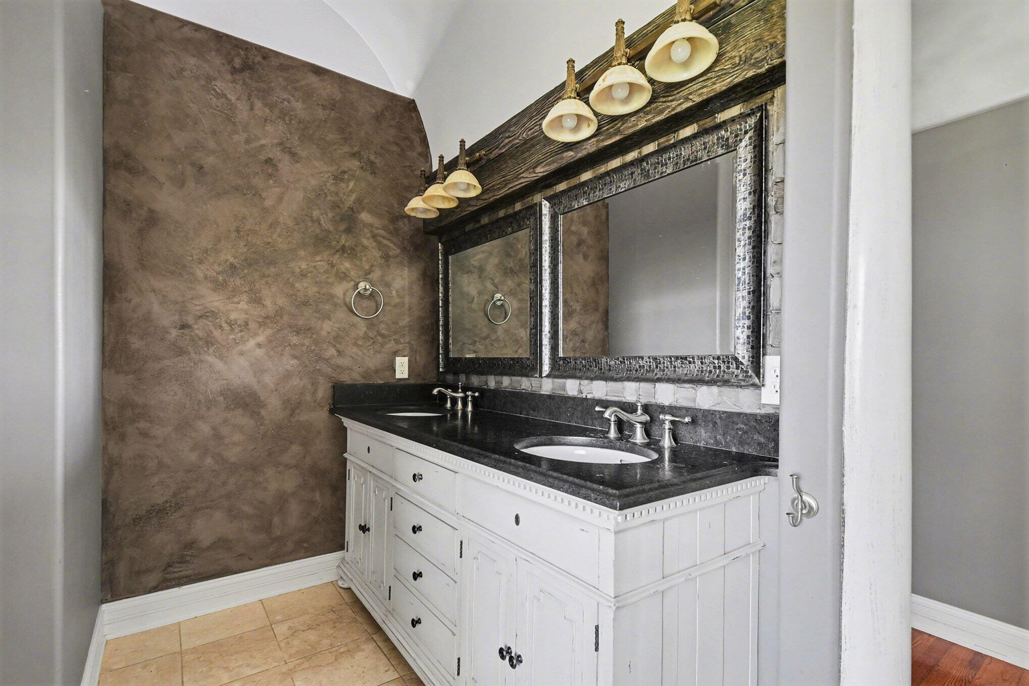 25510 Harris Street Edwardsburg MI 49112