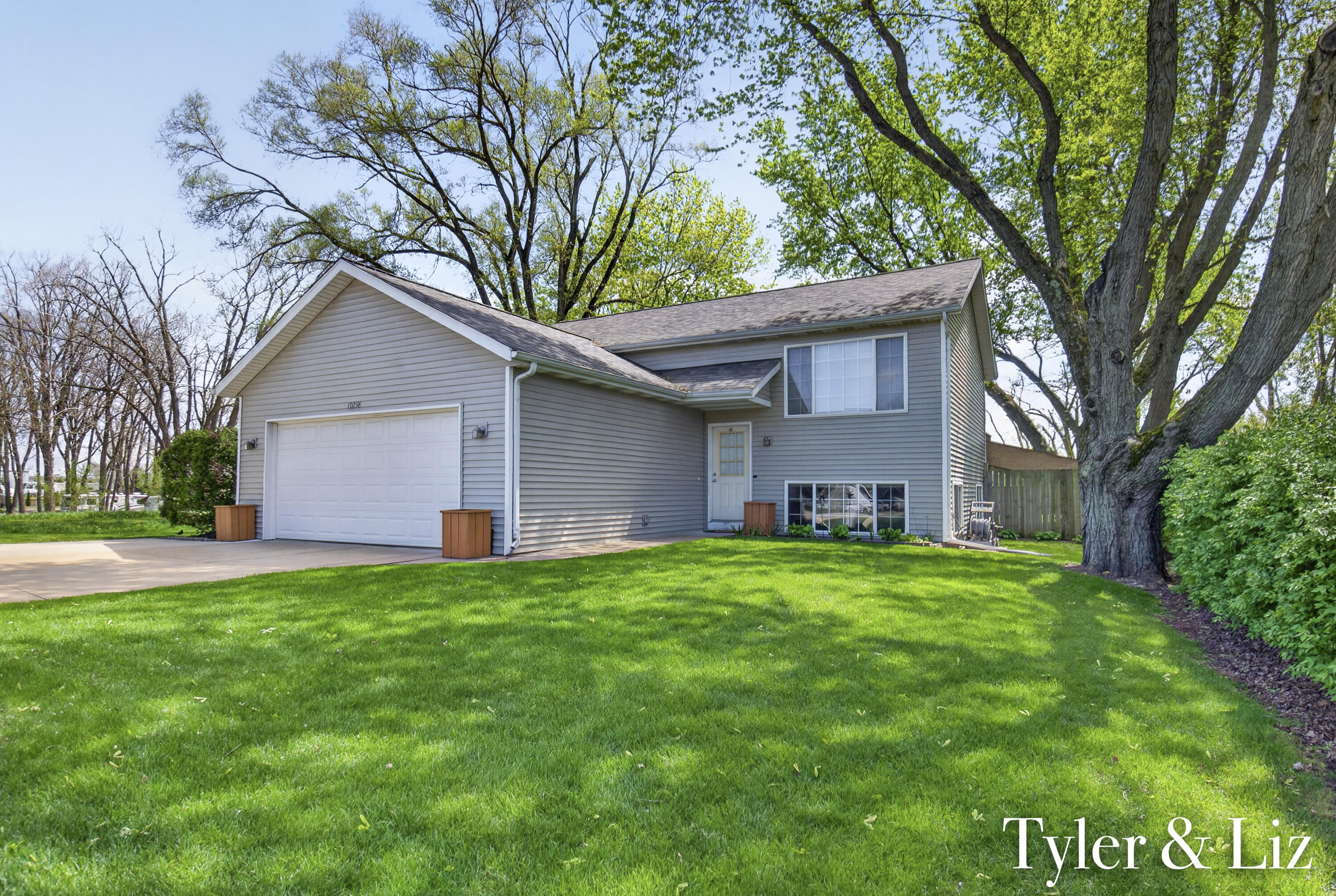 10298 Gordon Street Zeeland MI 49464