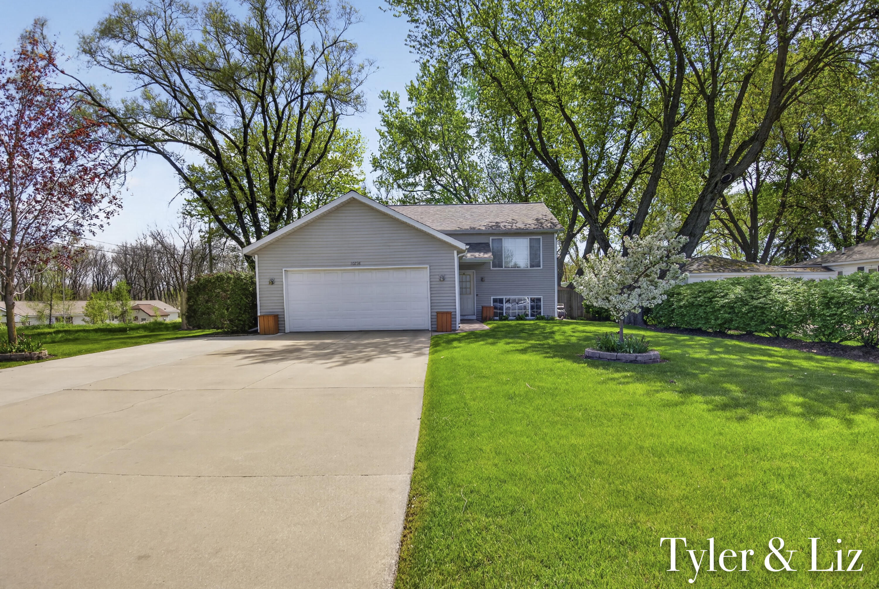 10298 Gordon Street Zeeland MI 49464
