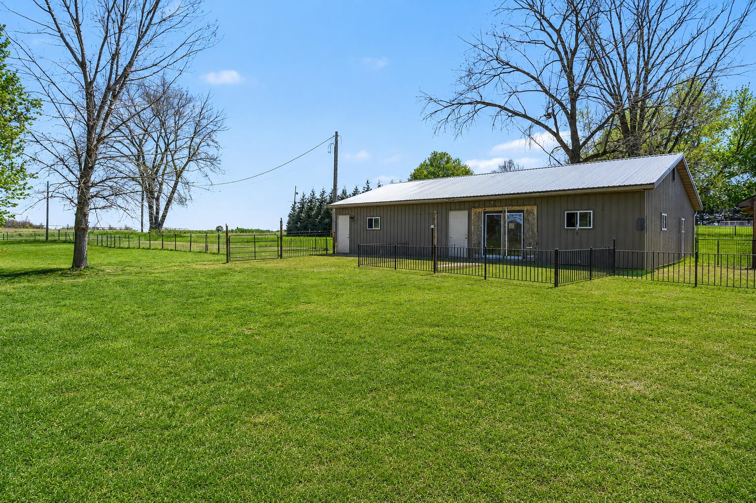 52290 Townhall Road Dowagiac MI 49047