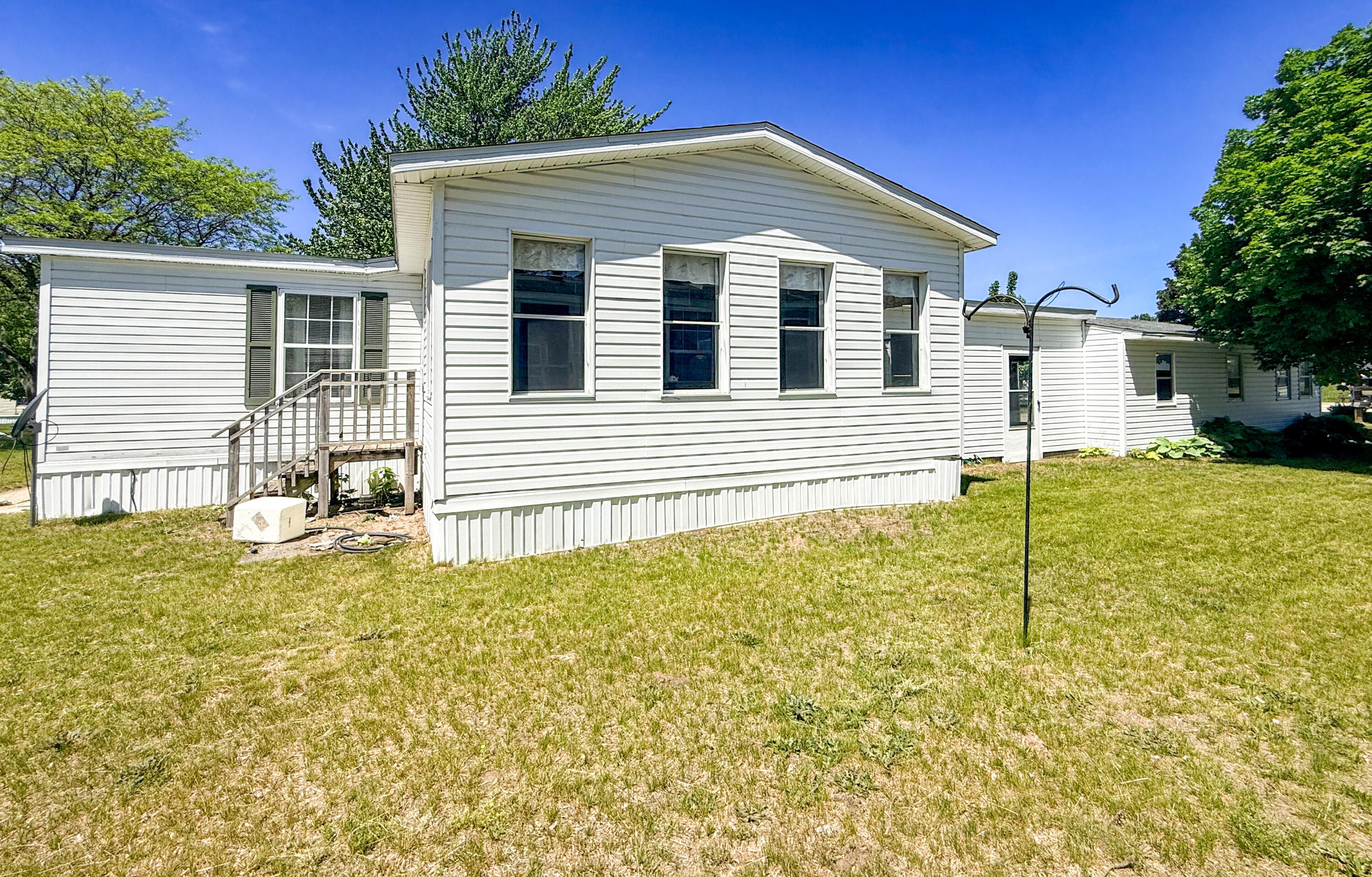 121 Elm Court Muskegon MI 49445