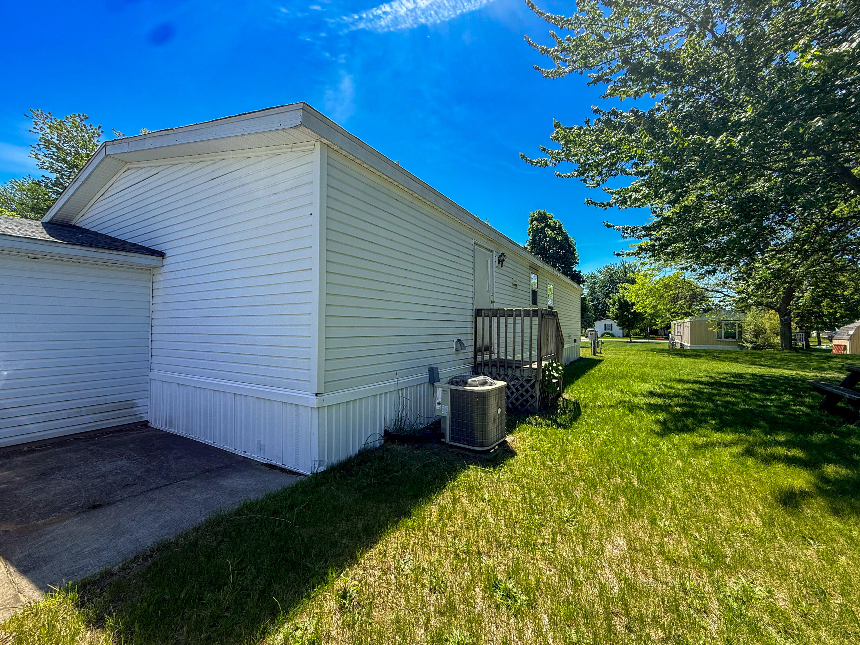121 Elm Court Muskegon MI 49445