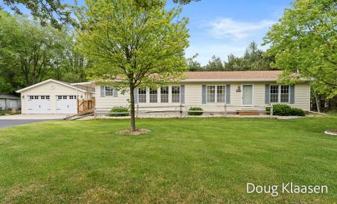 15707 New Holland Street Holland MI 49424