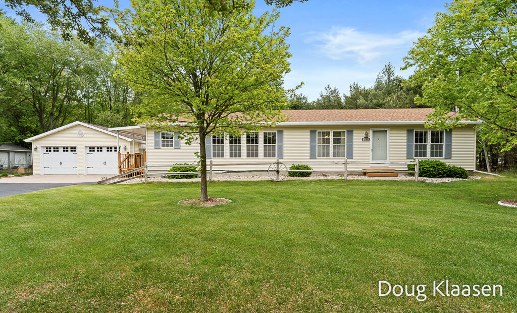 15707 New Holland Street Holland MI 49424