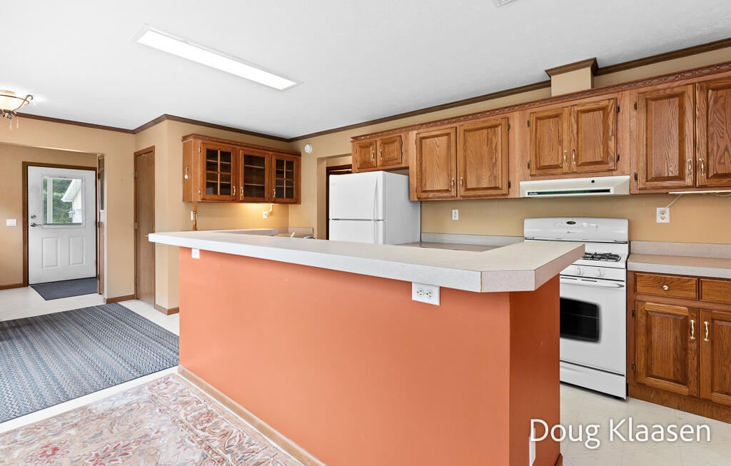 15707 New Holland Street Holland MI 49424