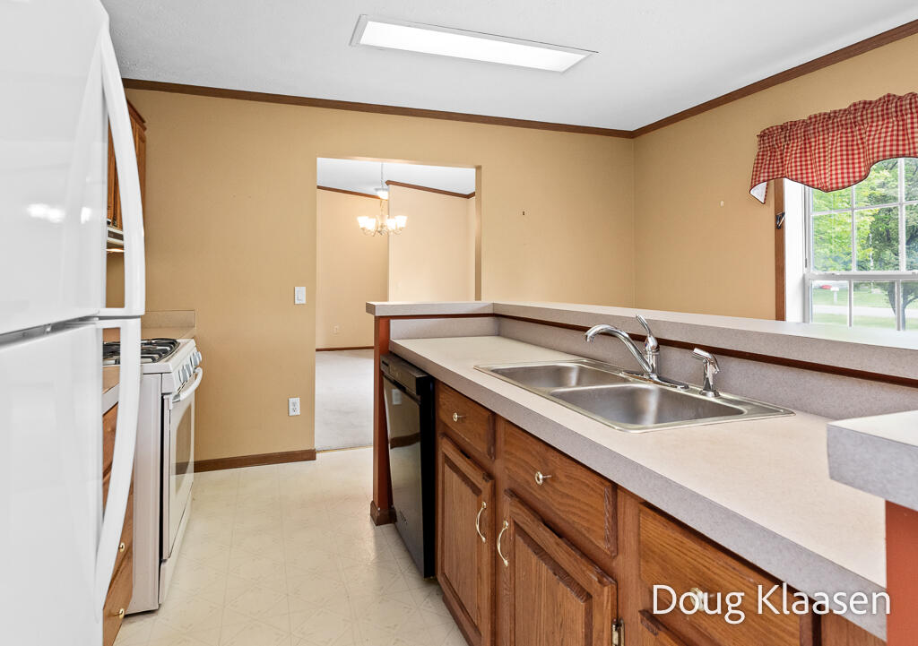 15707 New Holland Street Holland MI 49424