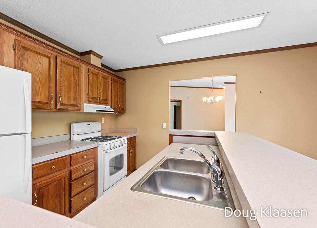 15707 New Holland Street Holland MI 49424