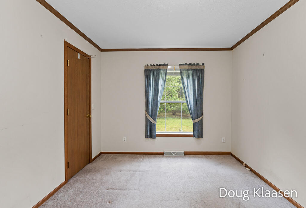15707 New Holland Street Holland MI 49424
