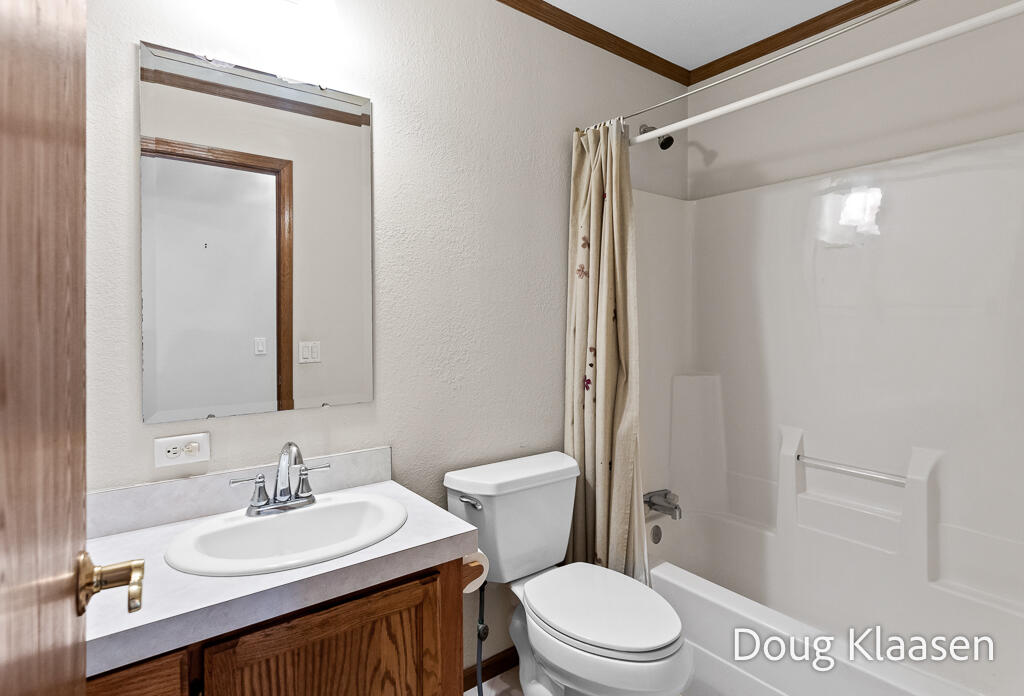 15707 New Holland Street Holland MI 49424