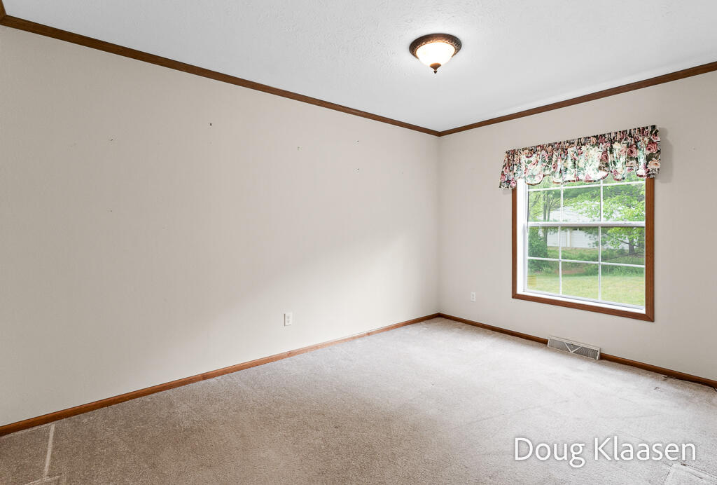 15707 New Holland Street Holland MI 49424