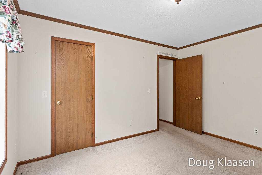 15707 New Holland Street Holland MI 49424