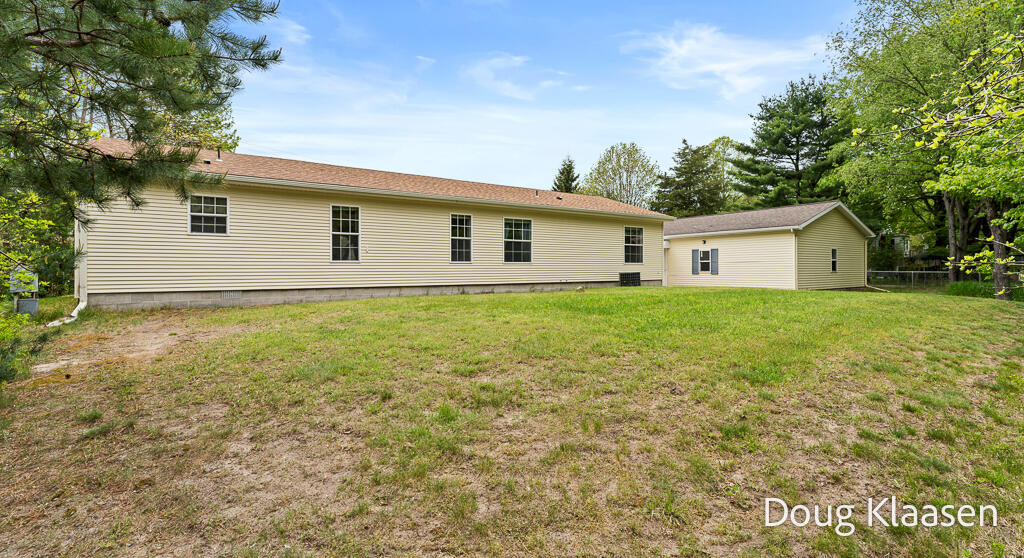 15707 New Holland Street Holland MI 49424