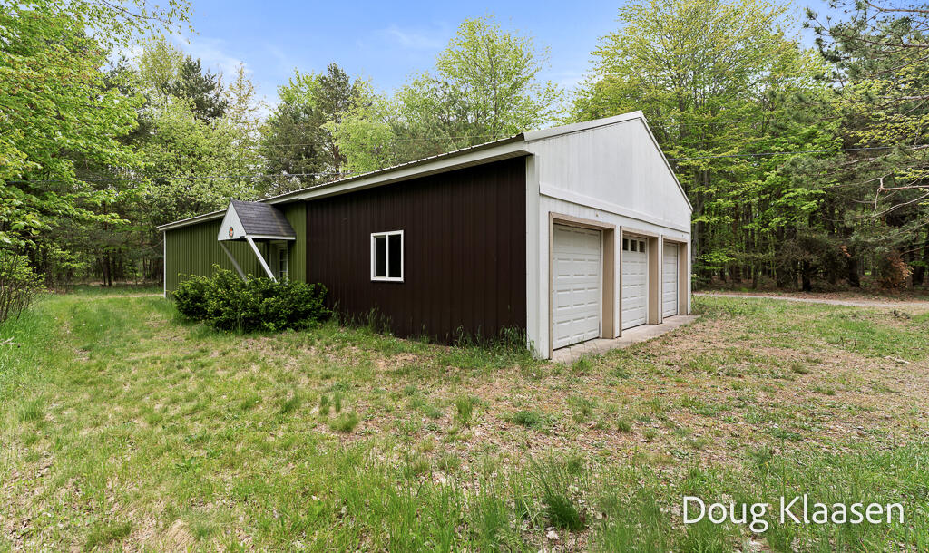 15707 New Holland Street Holland MI 49424