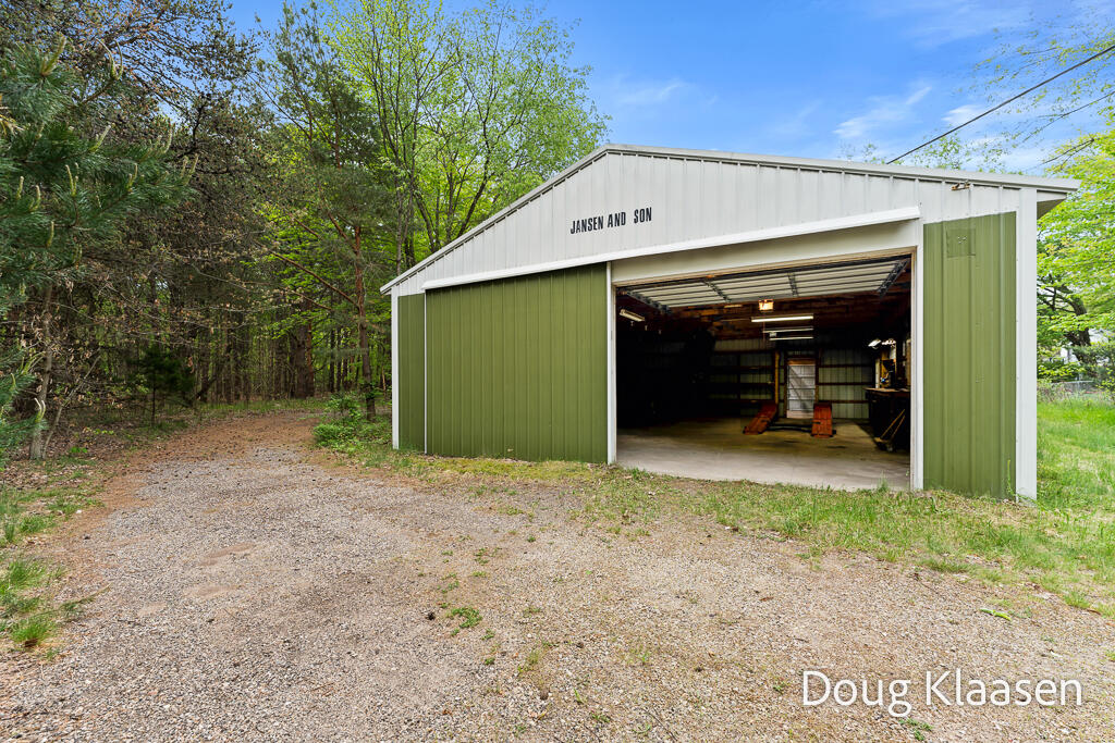 15707 New Holland Street Holland MI 49424