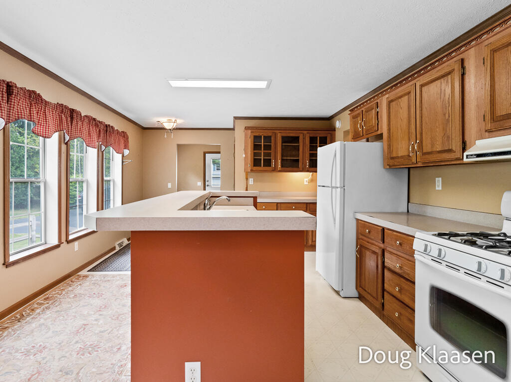 15707 New Holland Street Holland MI 49424