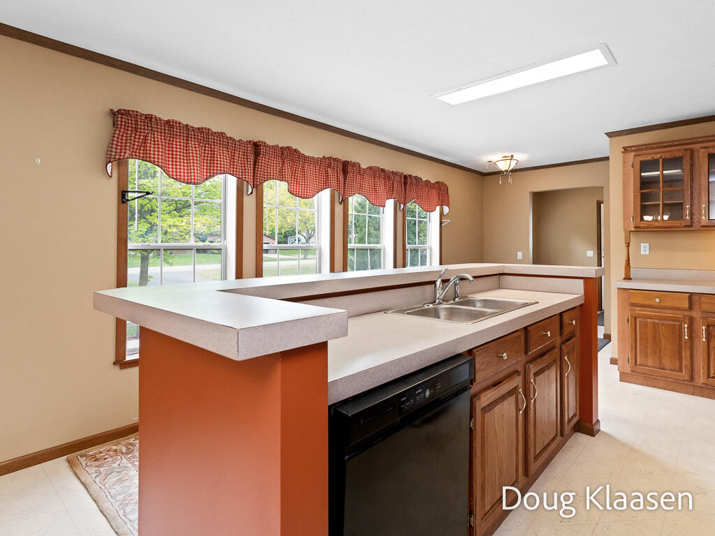 15707 New Holland Street Holland MI 49424