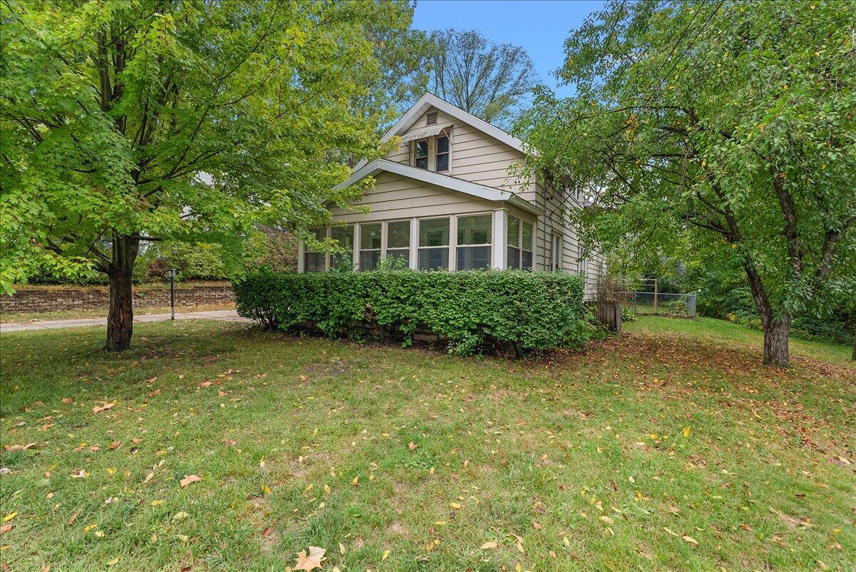 2222 Hoyle Avenue NW Grand Rapids MI 49544