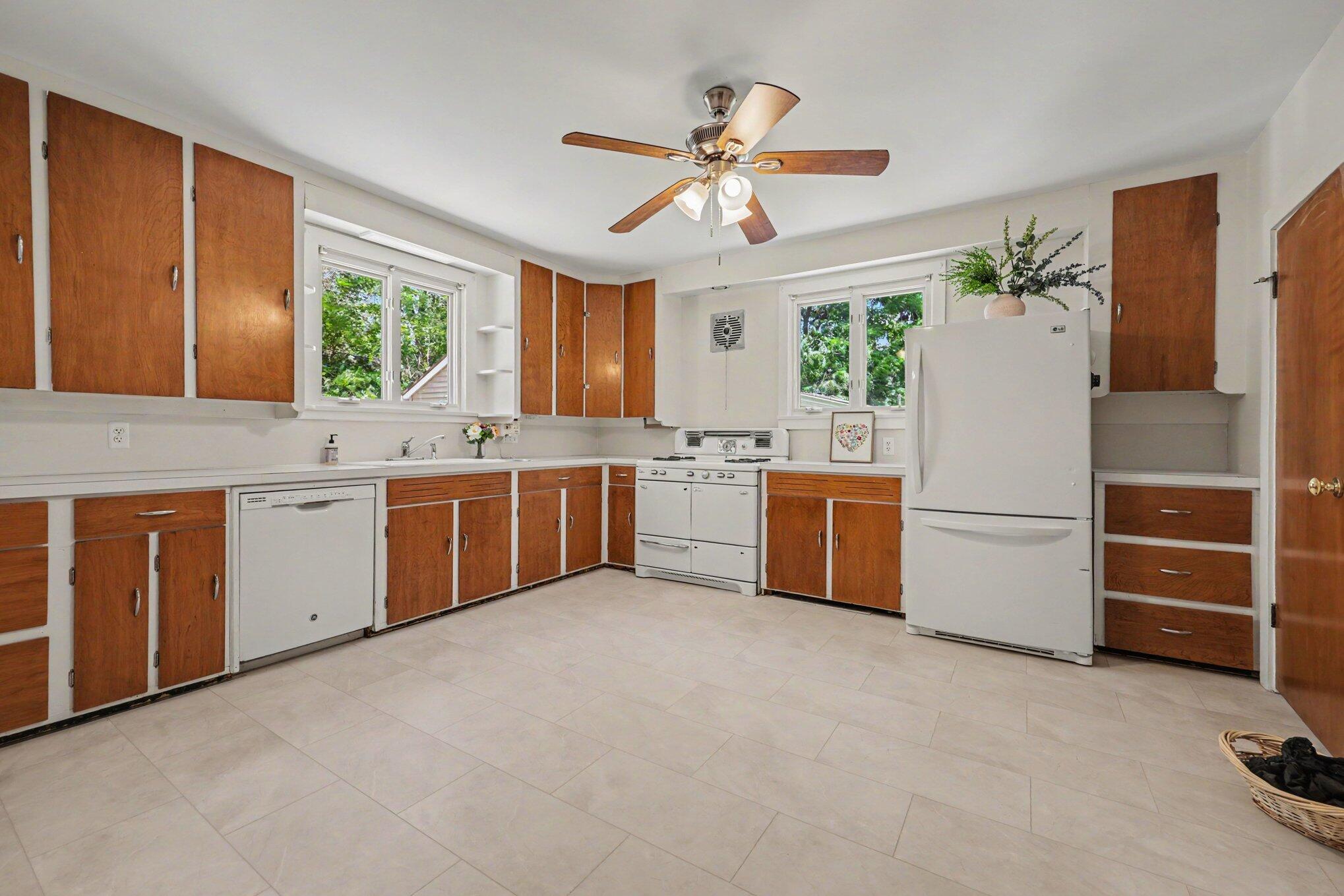 2222 Hoyle Avenue NW Grand Rapids MI 49544
