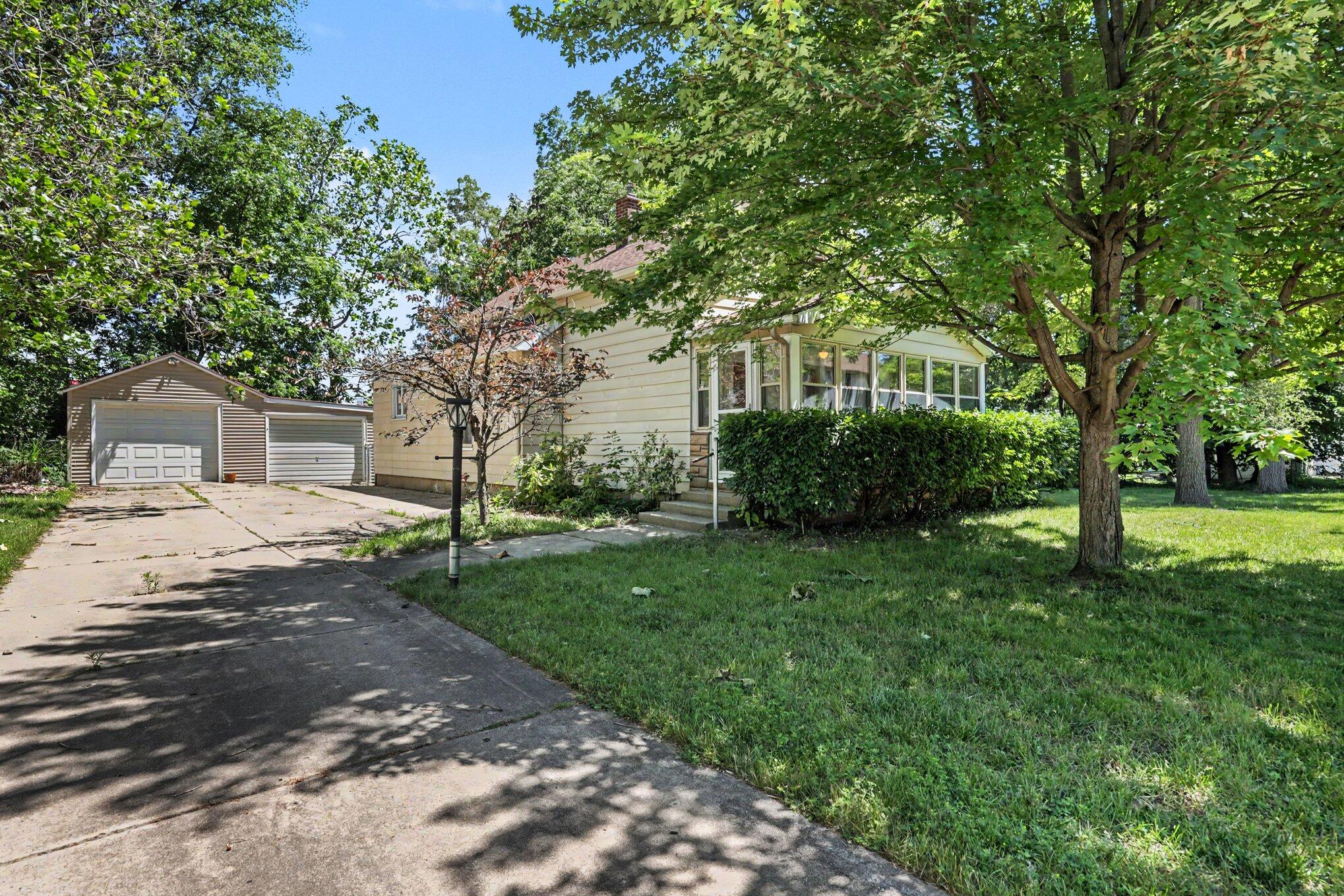 2222 Hoyle Avenue NW Grand Rapids MI 49544