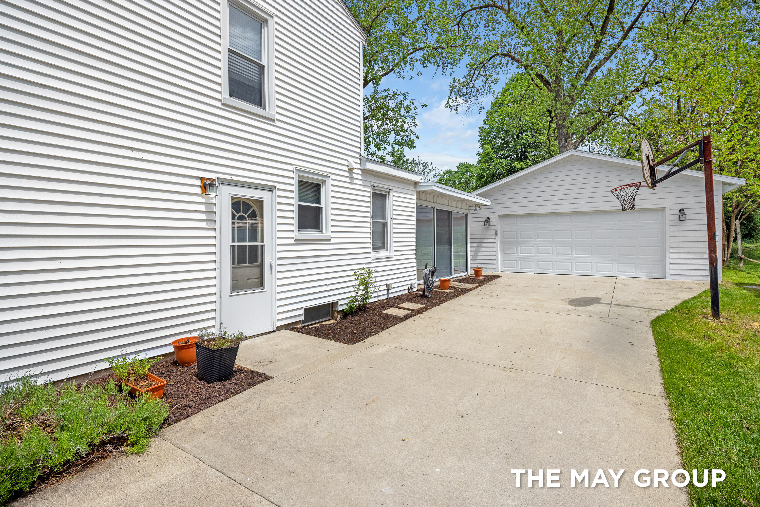1914 Woodward Avenue SE Grand Rapids MI 49506