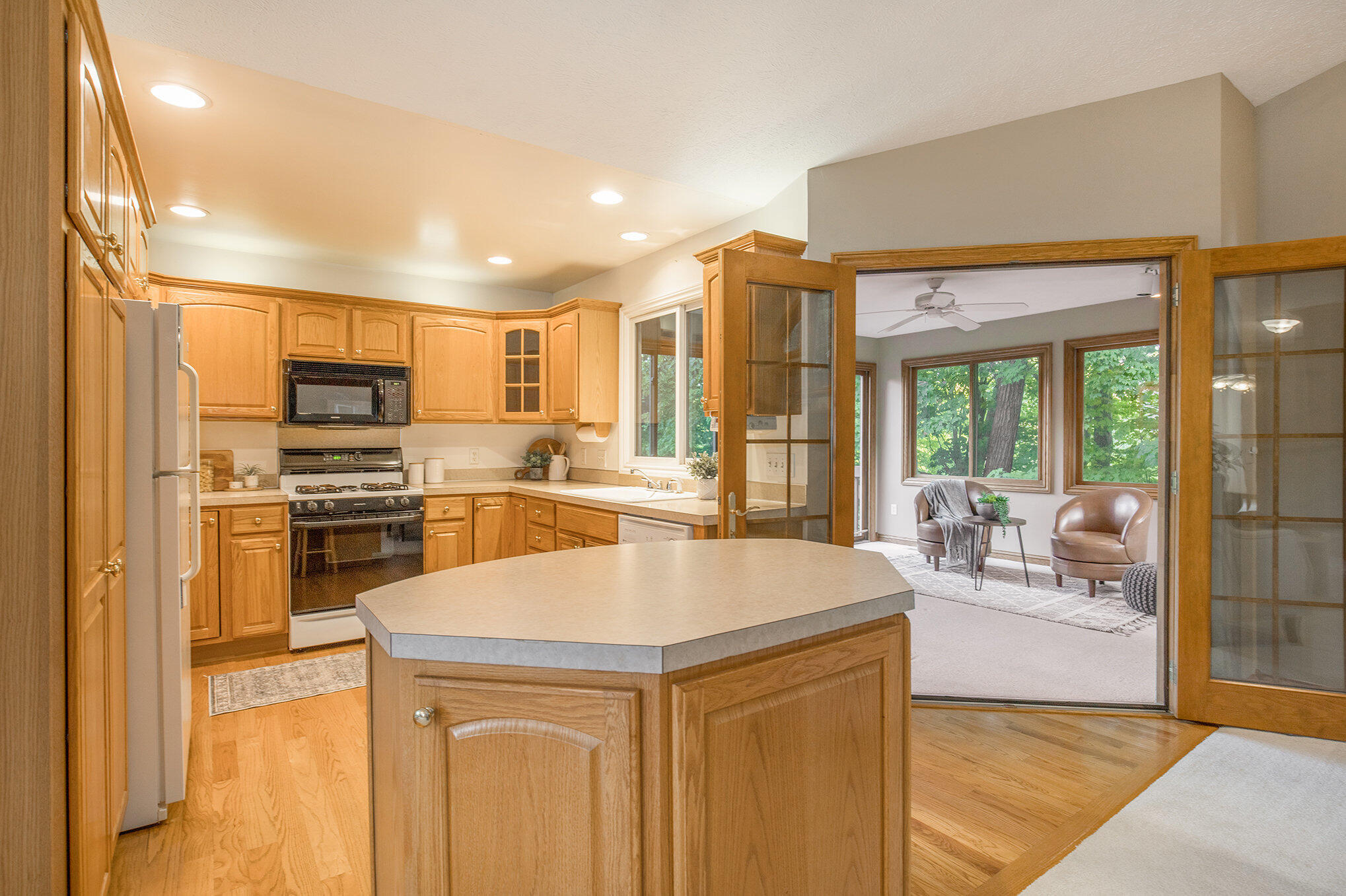 2343 Westwinde Drive NW Grand Rapids MI 49504