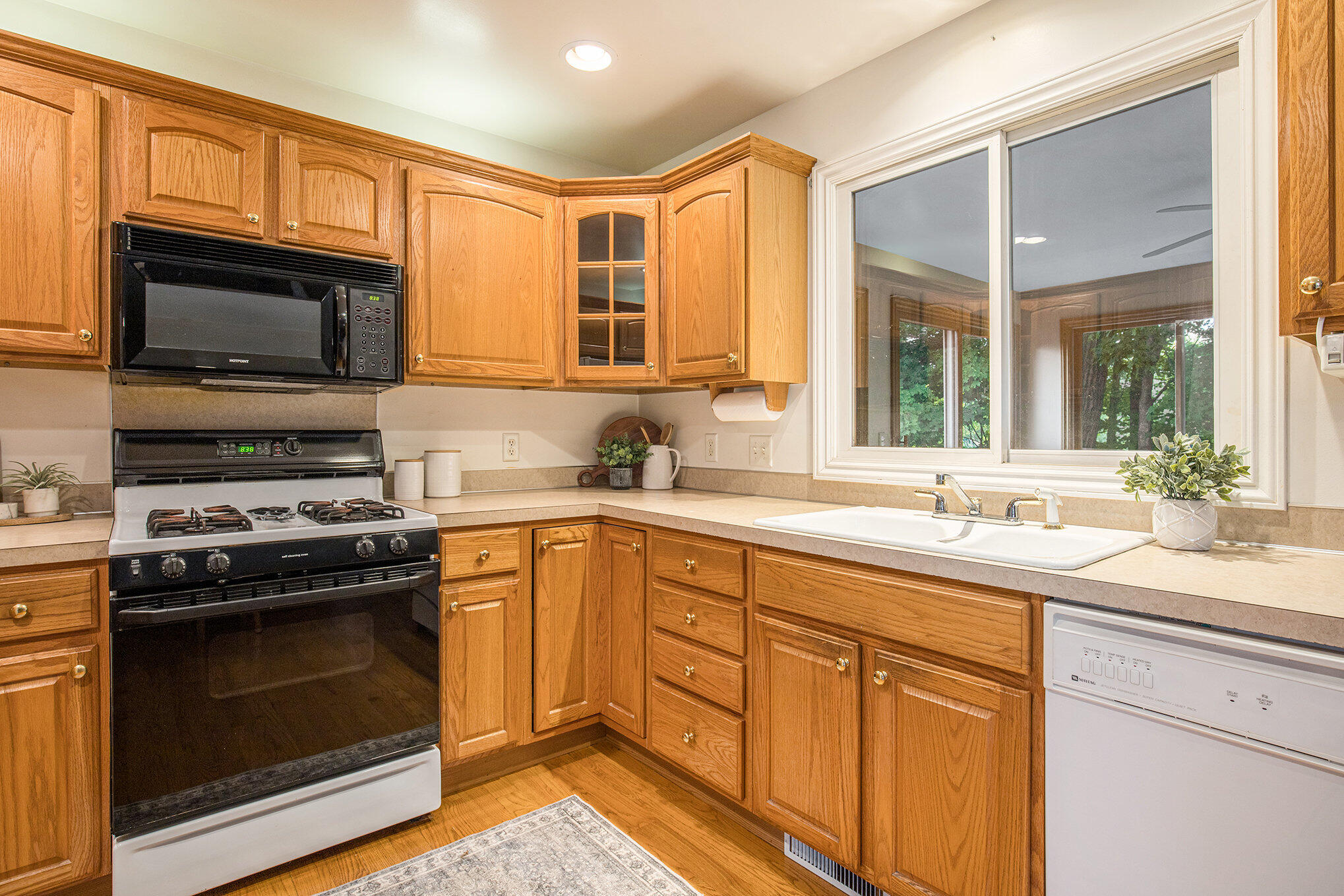 2343 Westwinde Drive NW Grand Rapids MI 49504