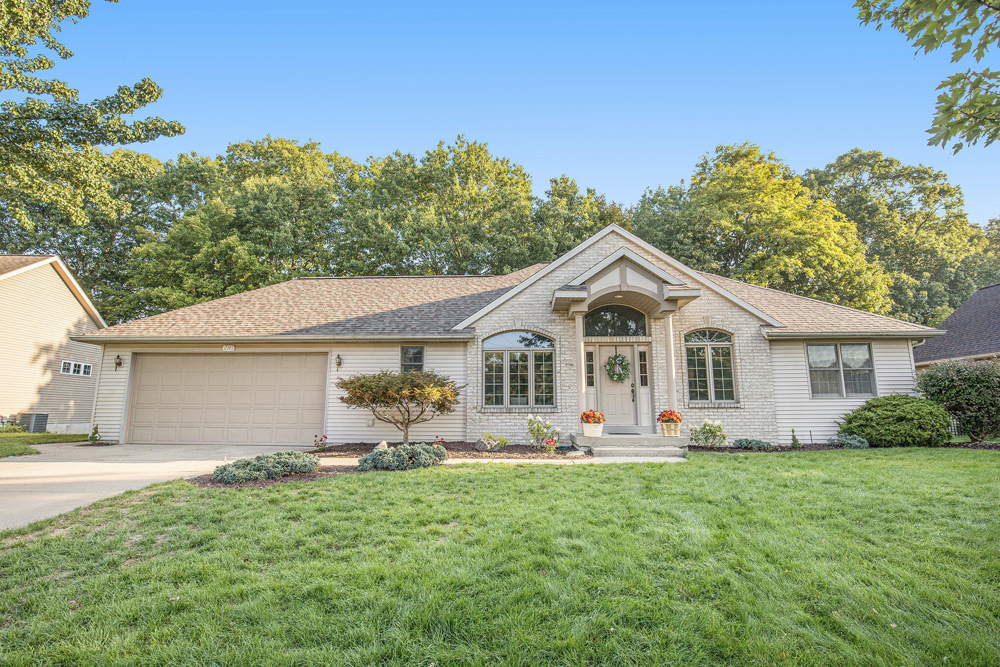 2343 Westwinde Drive NW Grand Rapids MI 49504