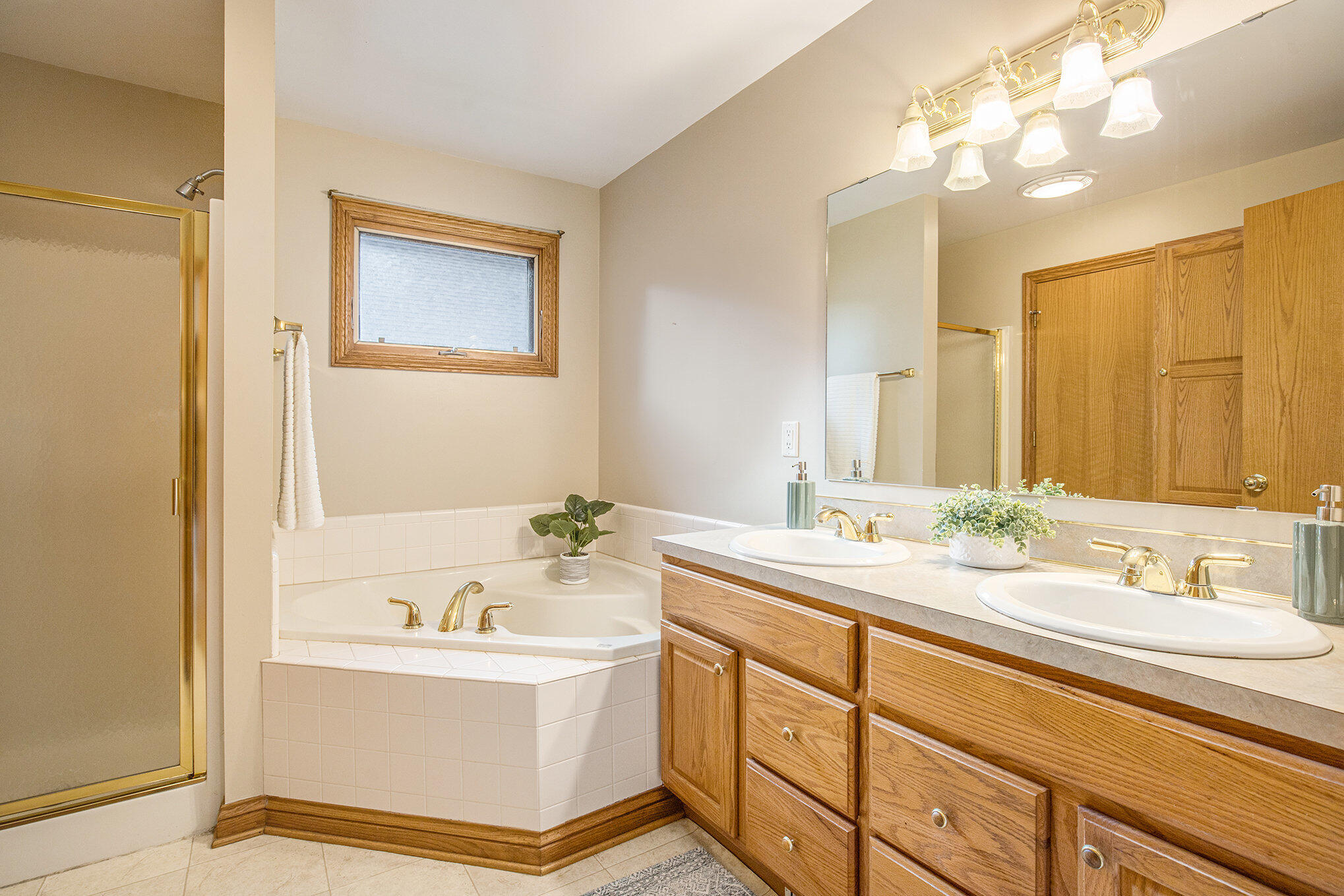 2343 Westwinde Drive NW Grand Rapids MI 49504